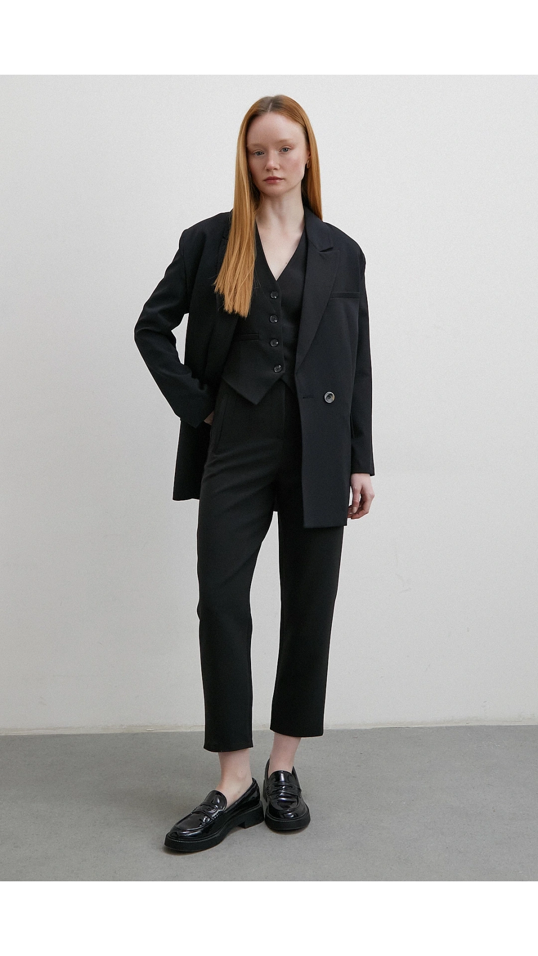 Önü Pensli Skinny Kumaş Pantolon Siyah