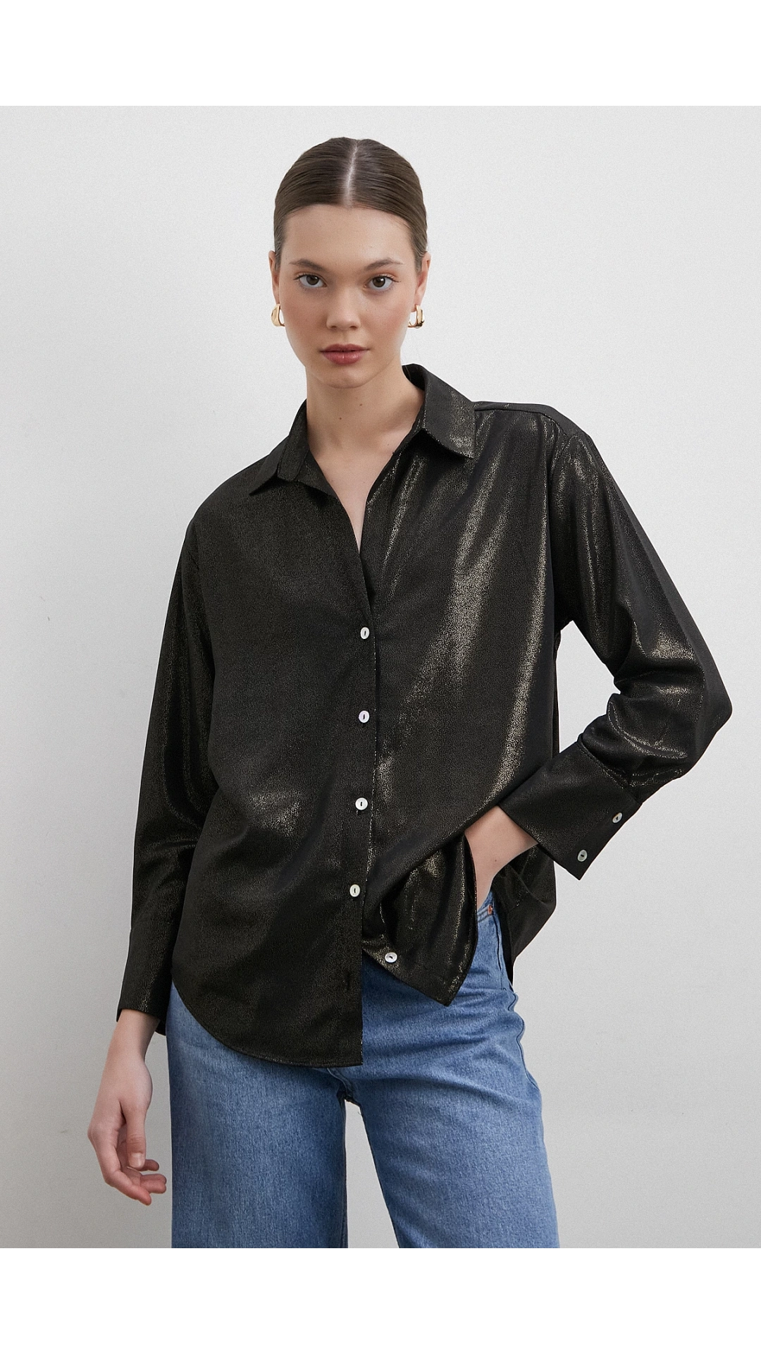 Varaklı V Yaka Gömlek Siyah