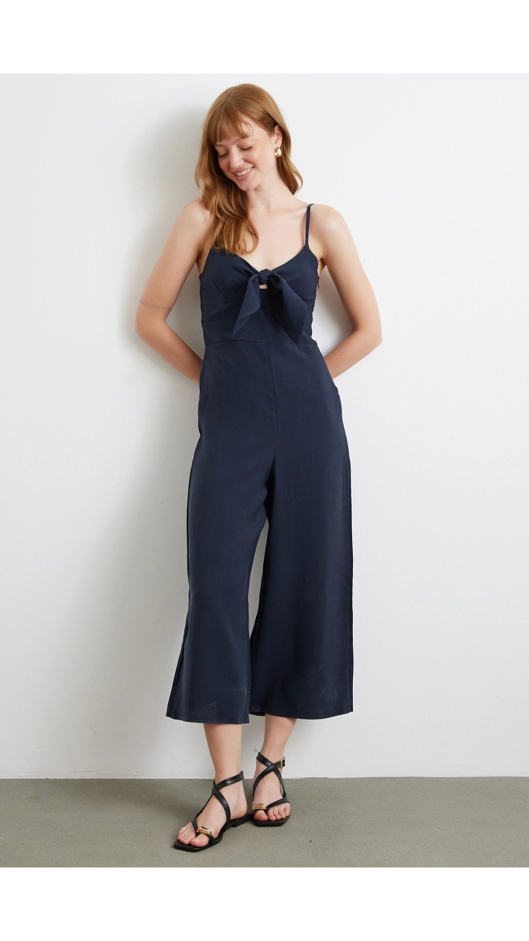 Fiyonklu Askılı Tulum Lacivert