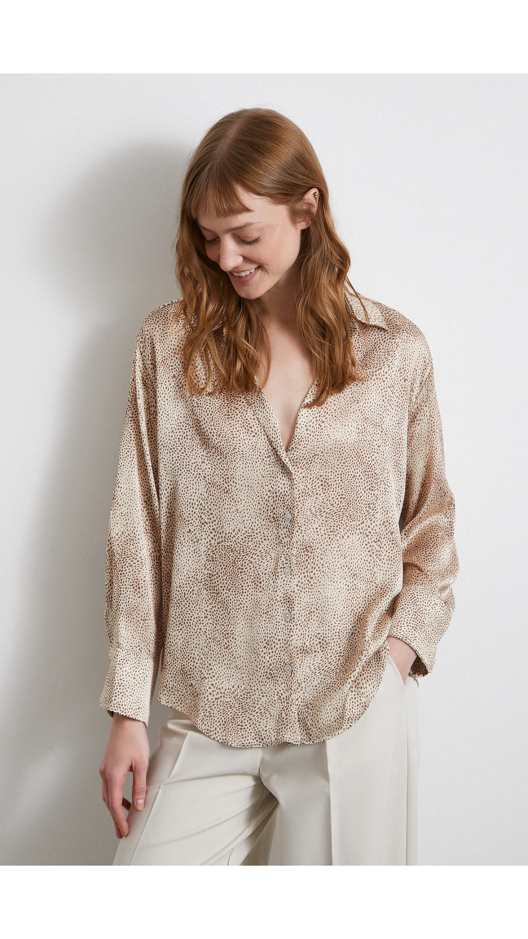 V Yaka Desenli Saten Gömlek Kahve