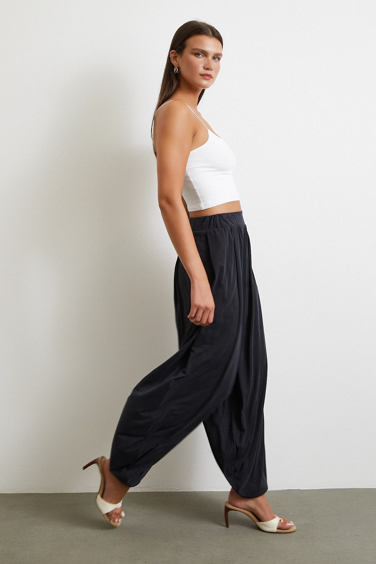 Paça Detaylı Şalvar Pantolon Antirasit