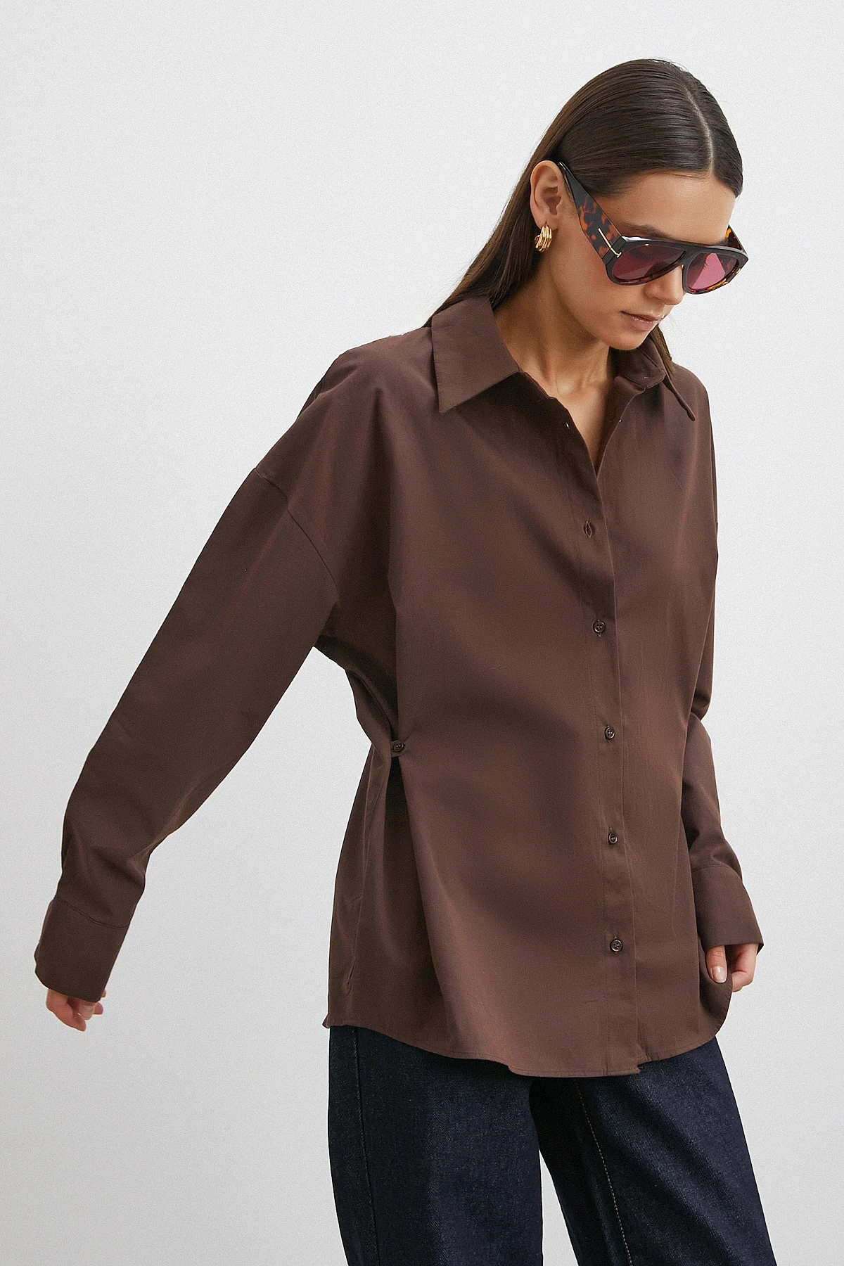 Düğme Detaylı Pamuklu Gömlek Kahve