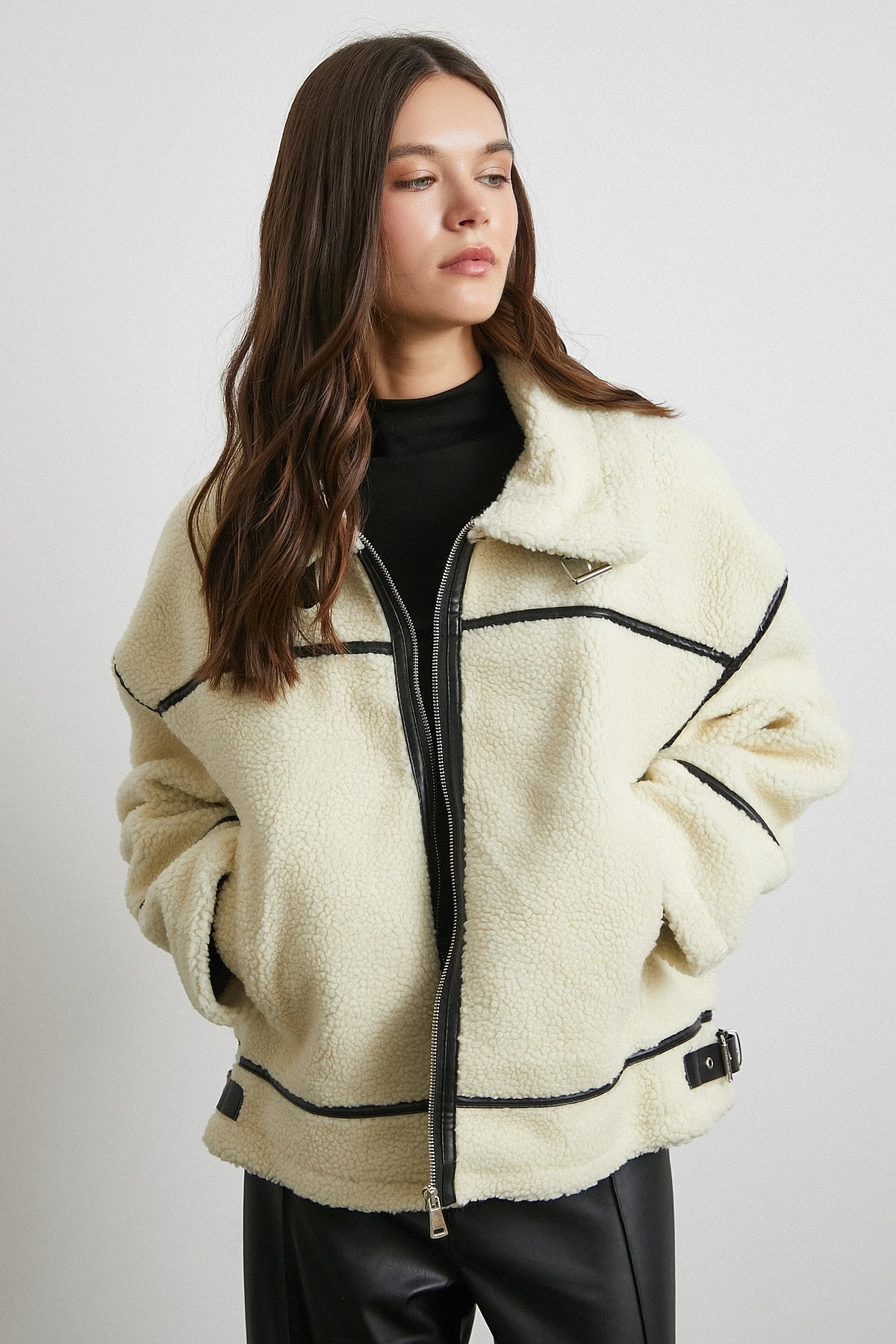 Ters Detay Lamine Biker Ceket Krem