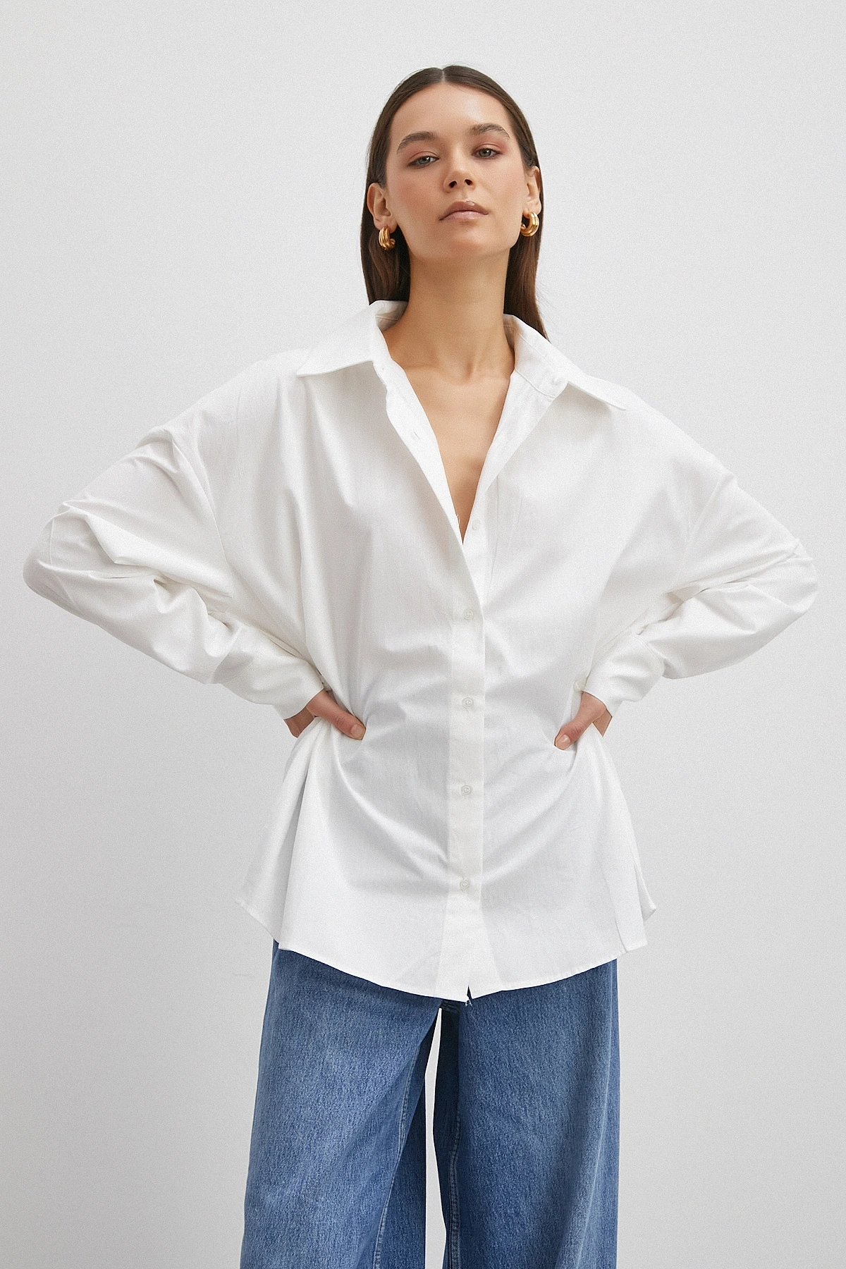 Düğme Detaylı Pamuklu Gömlek Beyaz