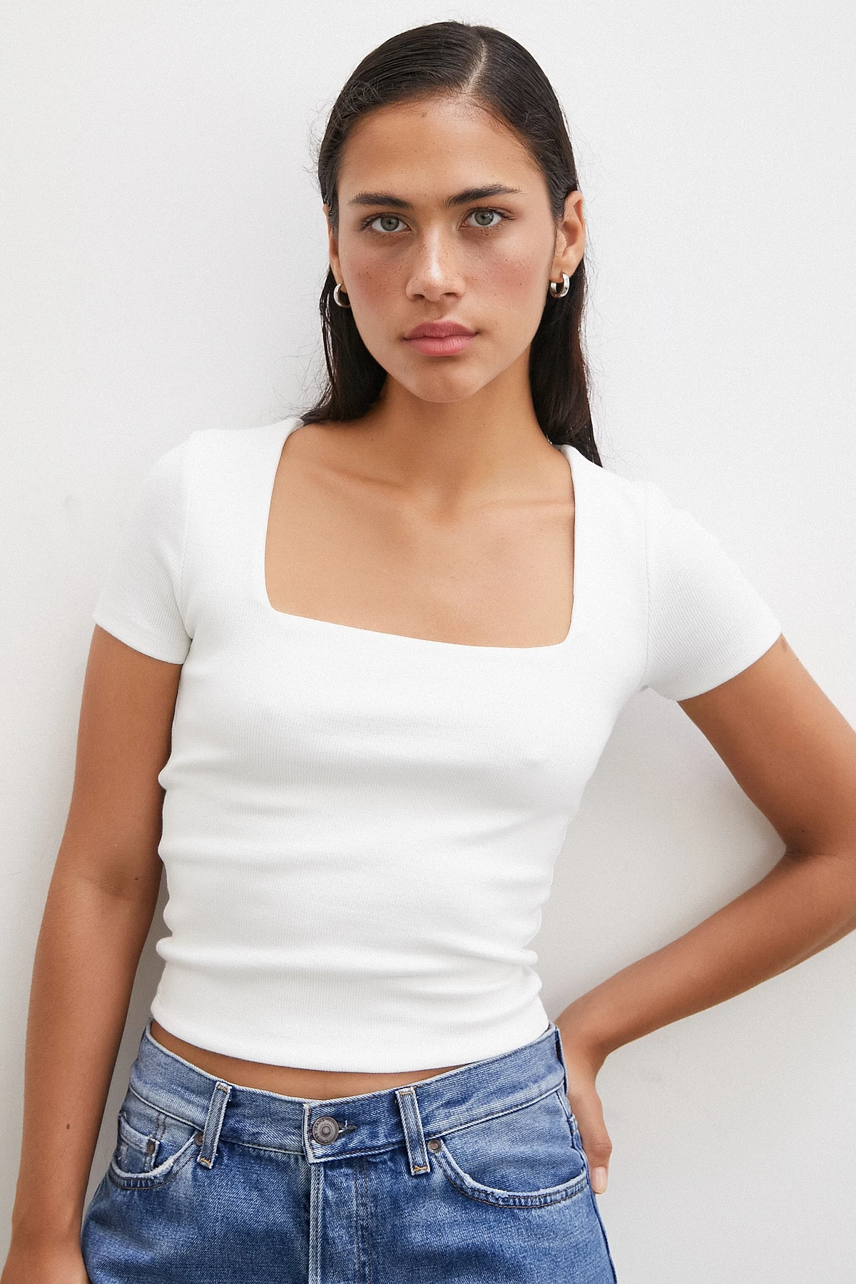 Kare Yaka T-shirt Beyaz