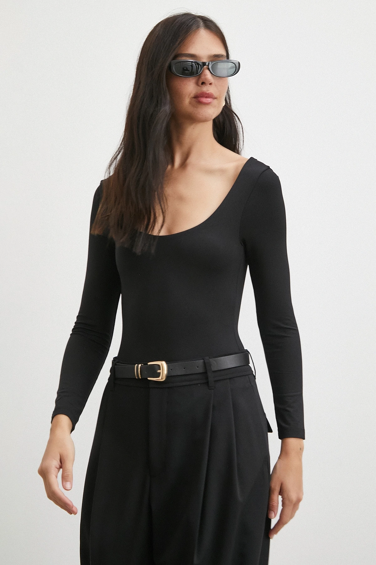 U Yaka Uzun Kollu Çıtçıtlı Bodysuit Siyah