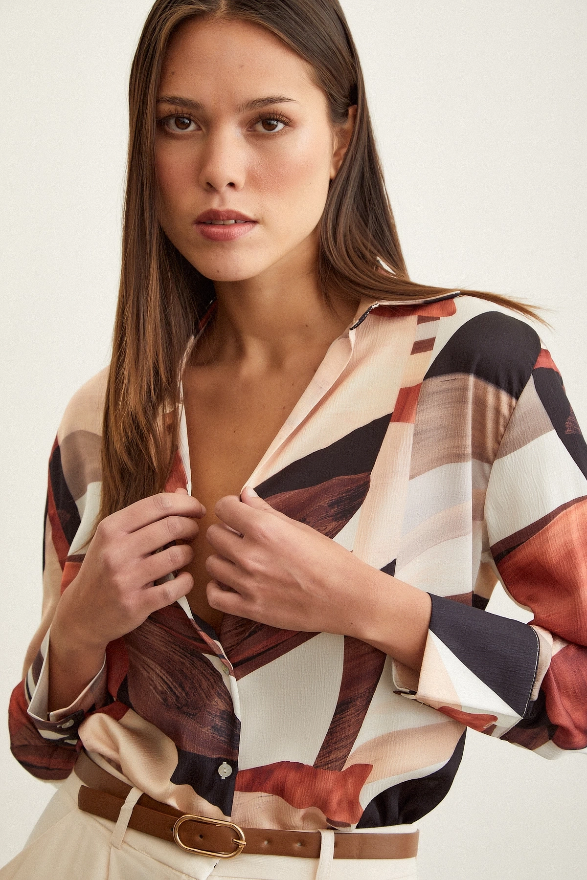 Taş Desen V Yaka Gömlek Kahve