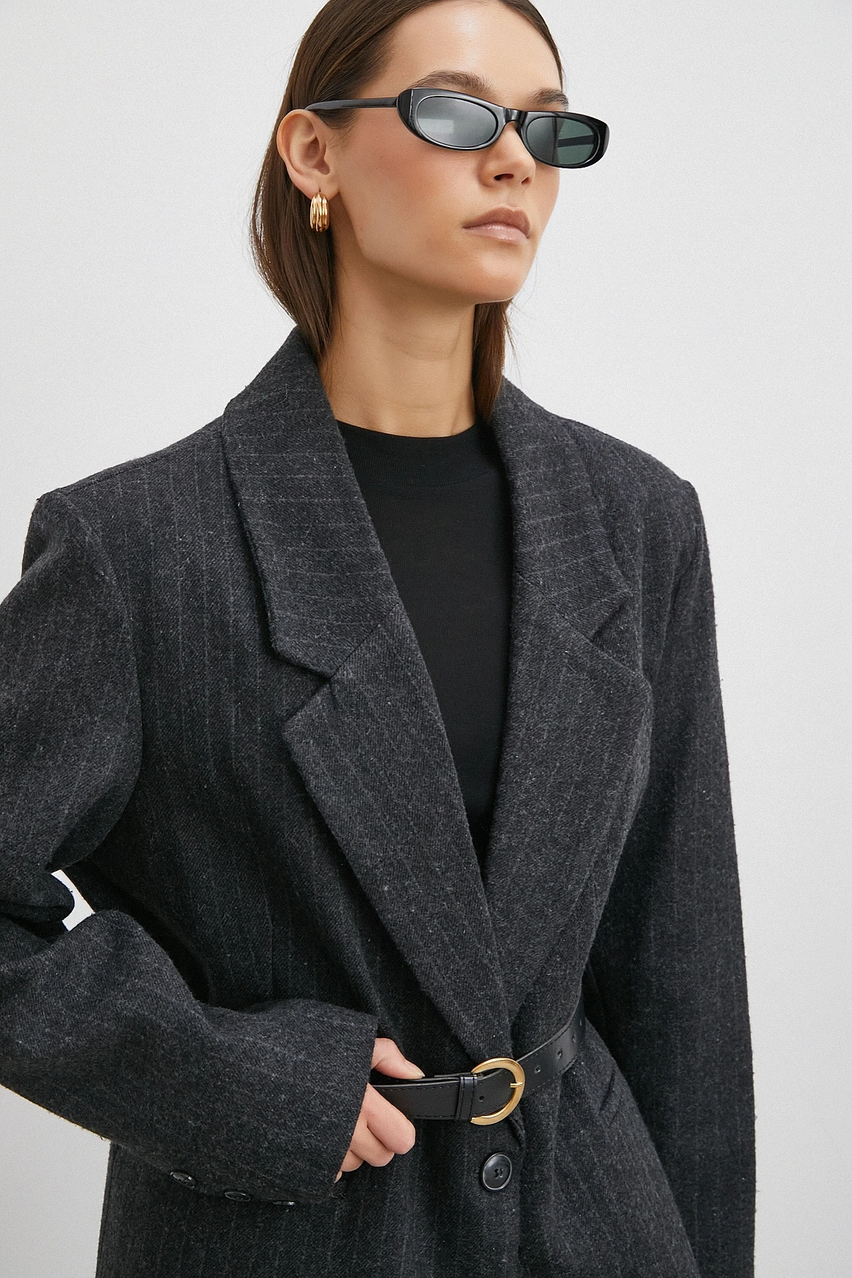 Çizgi Detaylı Kemerli Kaşa Ceket Siyah