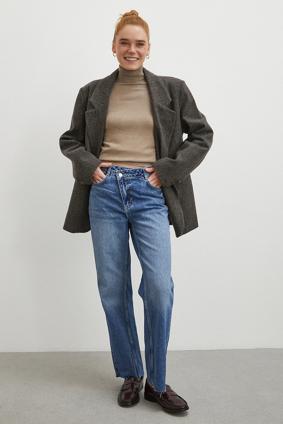 Çapraz Fermuarlı Kesik Paça Düğmeli Jean Lacivert