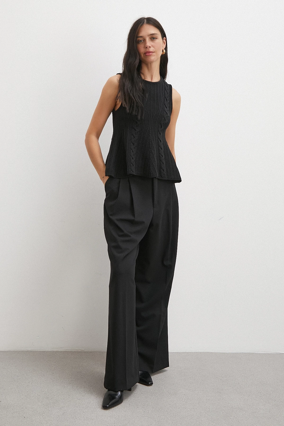 Burgu Örgü Kolsuz Triko Siyah