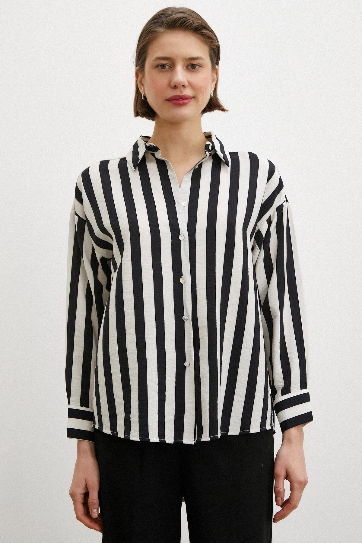 Robalı Çizgili Gömlek Siyah