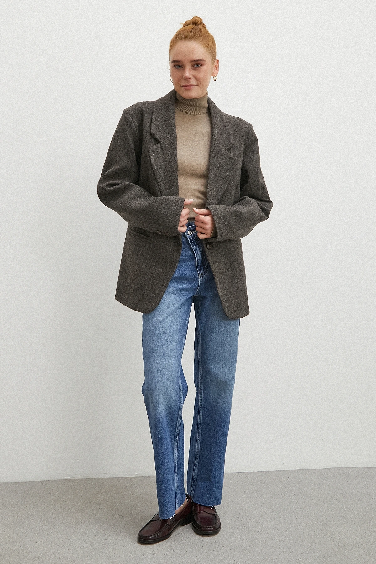 Çapraz Fermuarlı Kesik Paça Düğmeli Jean Lacivert