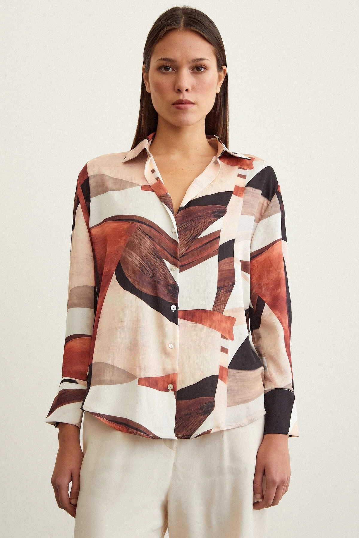 Taş Desen V Yaka Gömlek Kahve