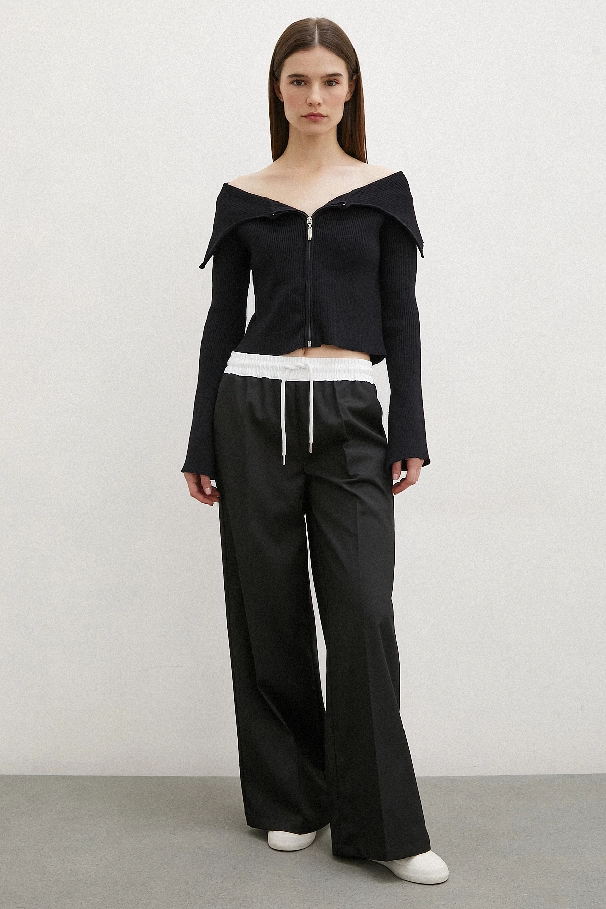 Fermuarlı Mendil Yaka Hırka Siyah