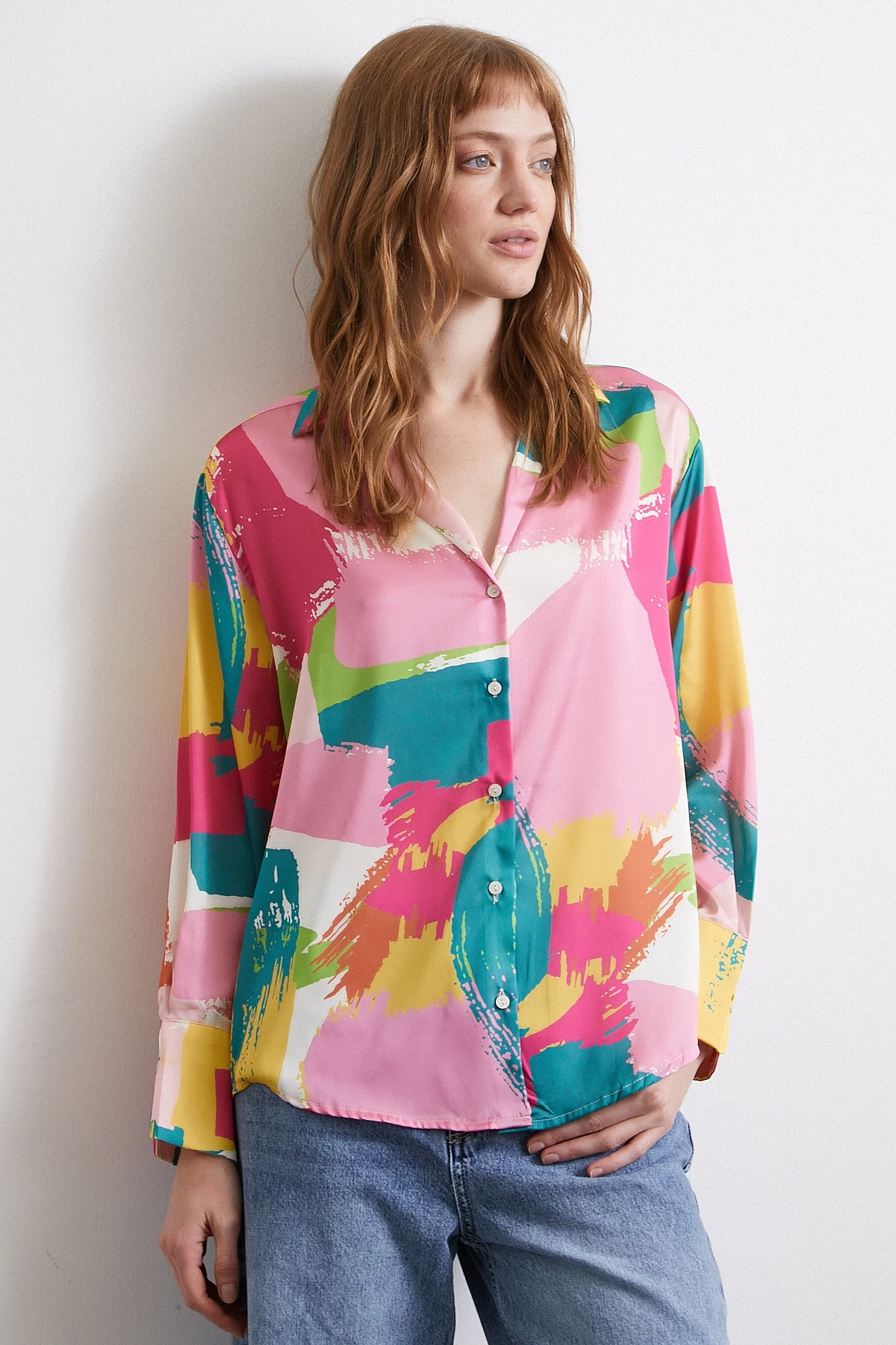 V Yaka Desenli Gömlek Pudra