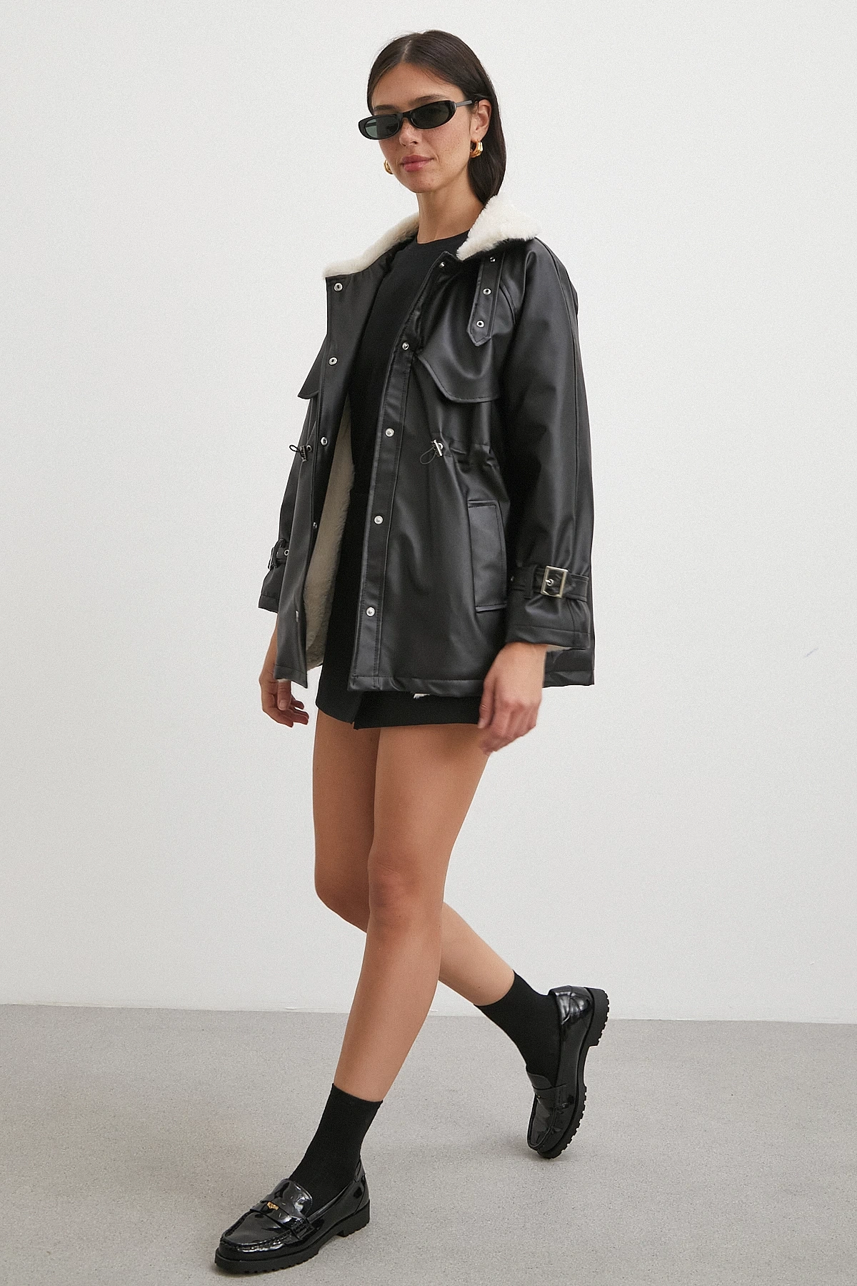 Kürklü Yaka Detaylı Deri Ceket Siyah