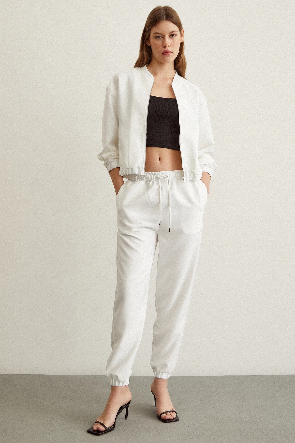 Likralı Eşofman Takımı Beyaz