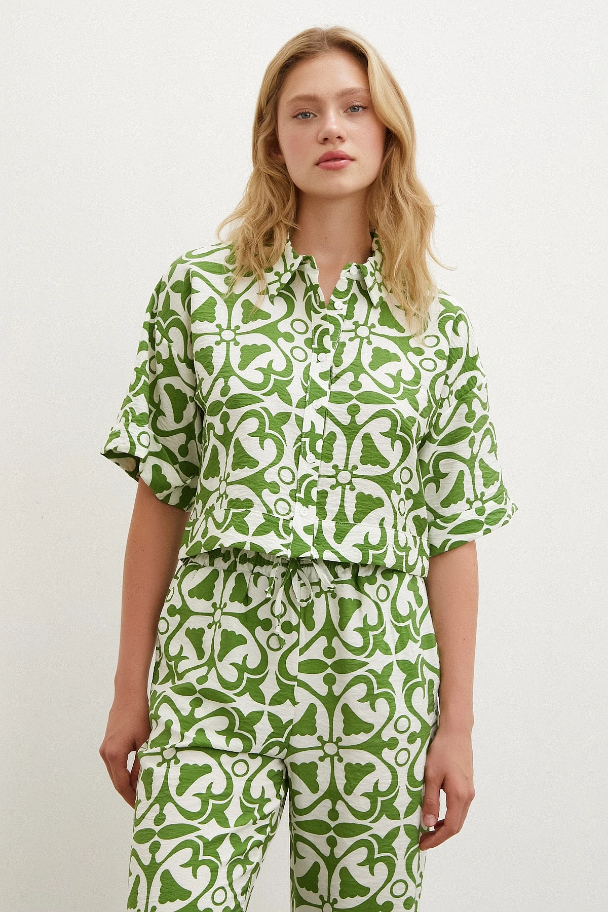 Beli Lastikli Boru Paça Pantolon Yeşil