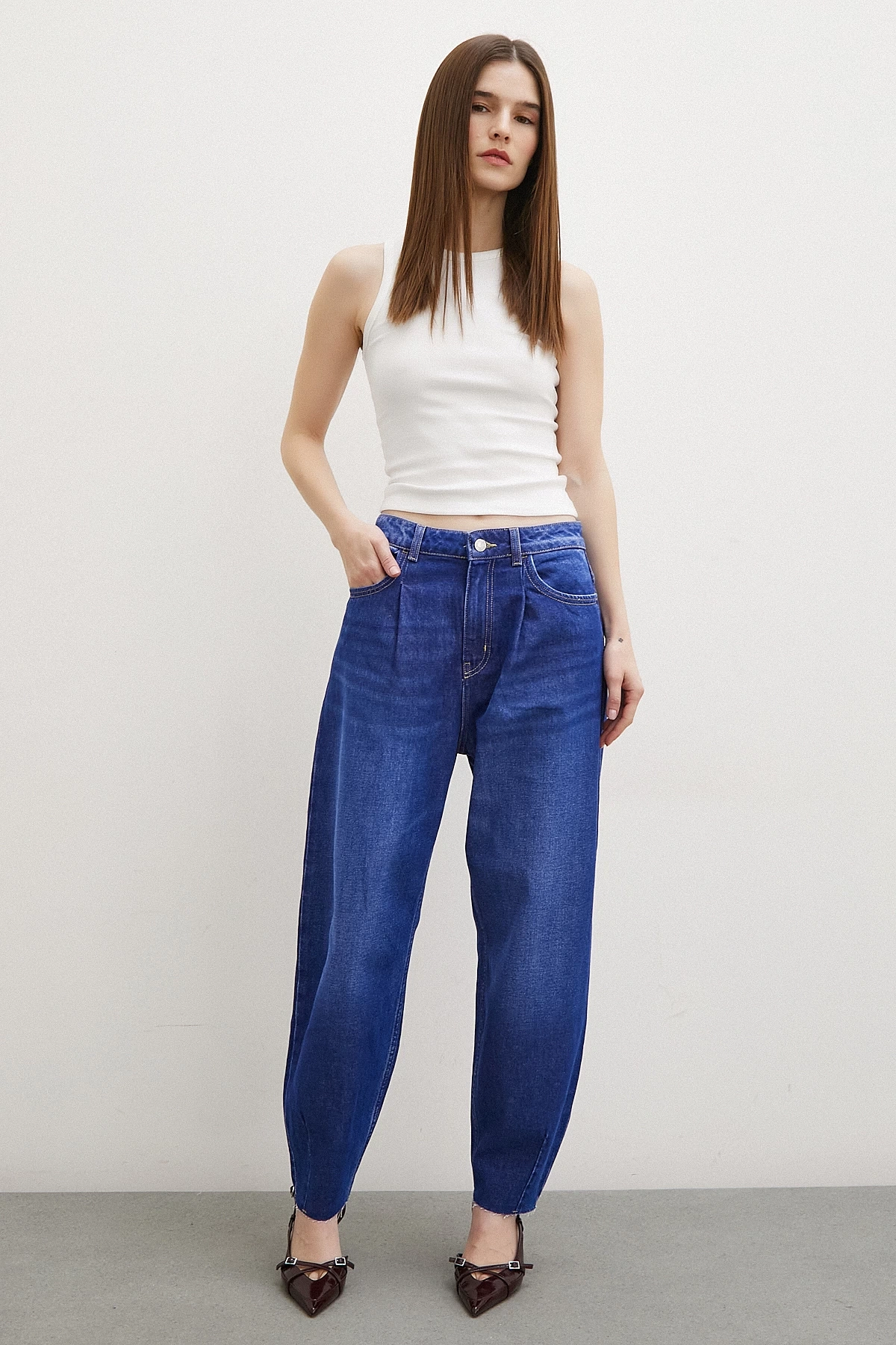 Yüksek Bel Dikişli Kesik Paça Mom Jean Mavi