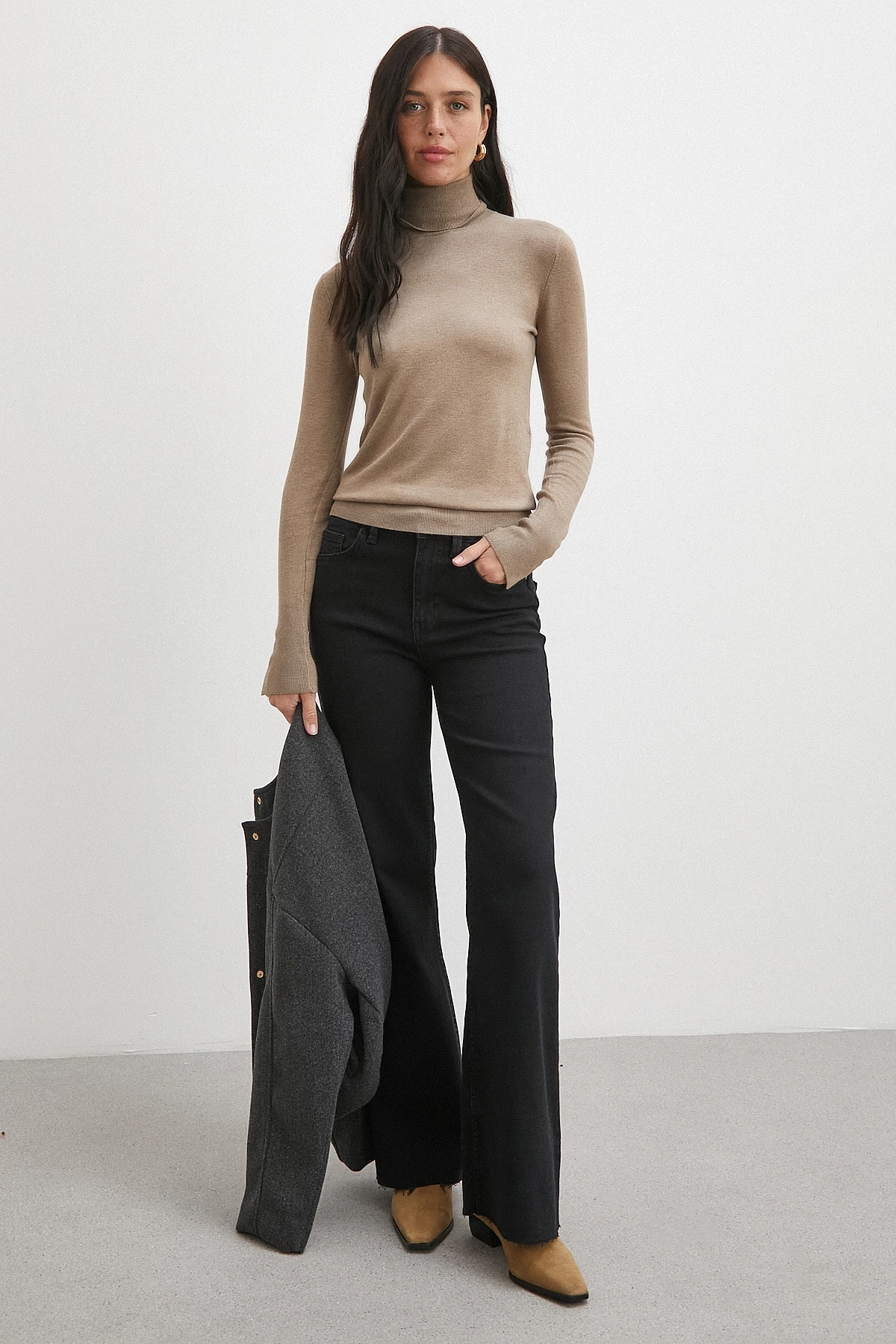 Push Up Kesik Geniş Paça Jean Siyah