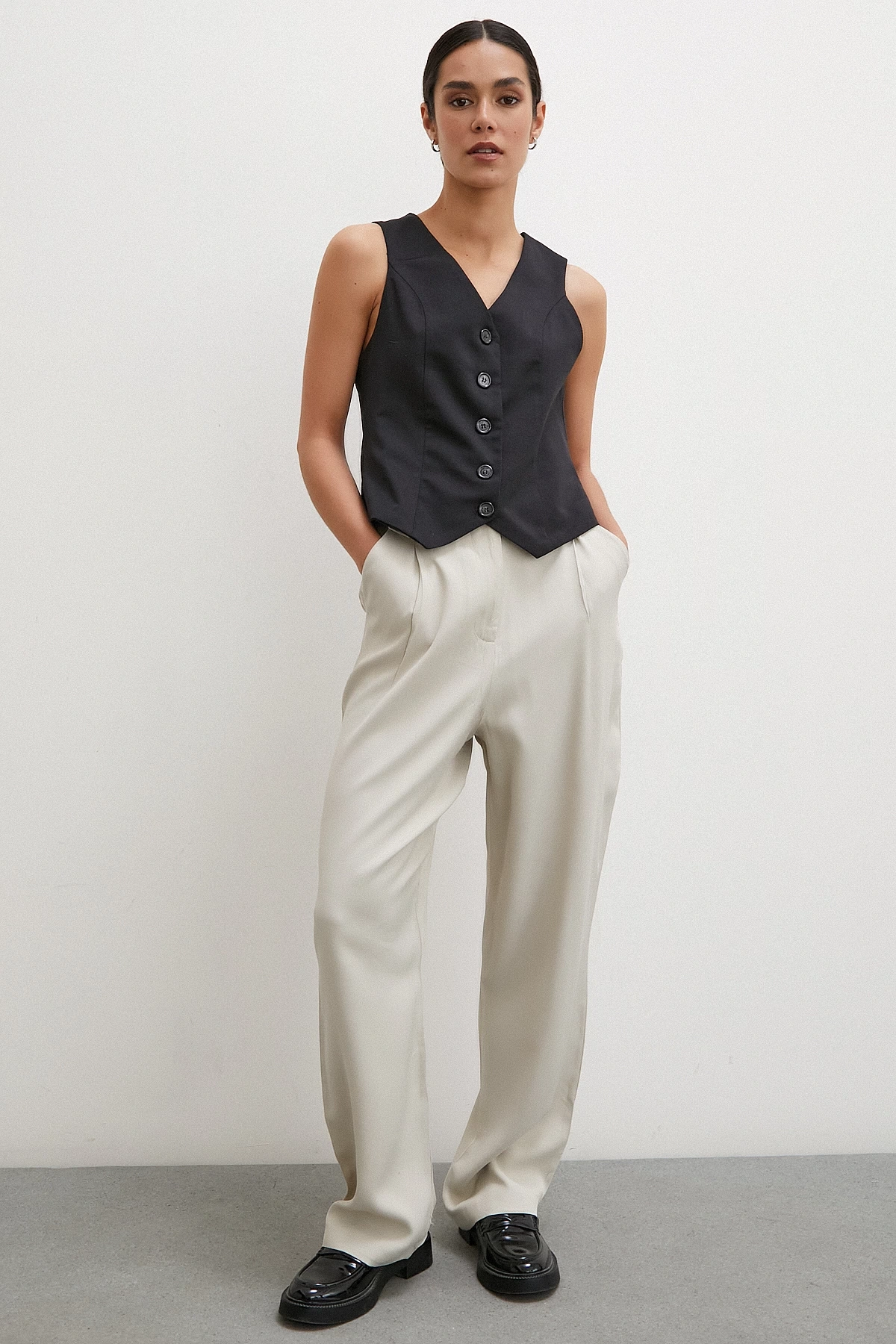 Kemer Detaylı Klasik Pantolon Taş