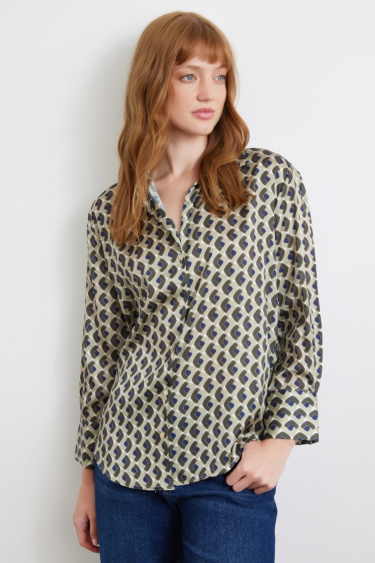 Geometrik Desenli Saten Gömlek Haki