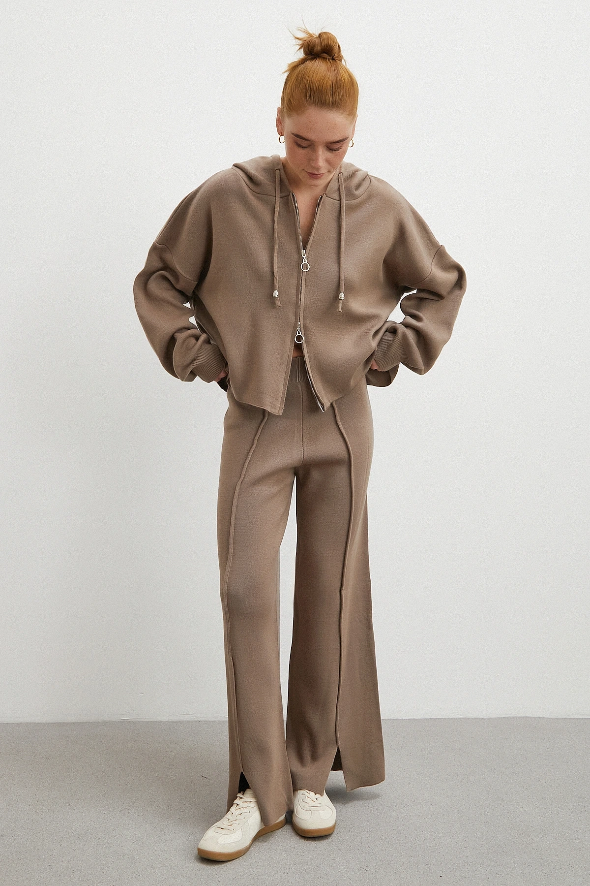 Çift Fermuarlı Kapüşonlu Pantolonlu Takım Vizon