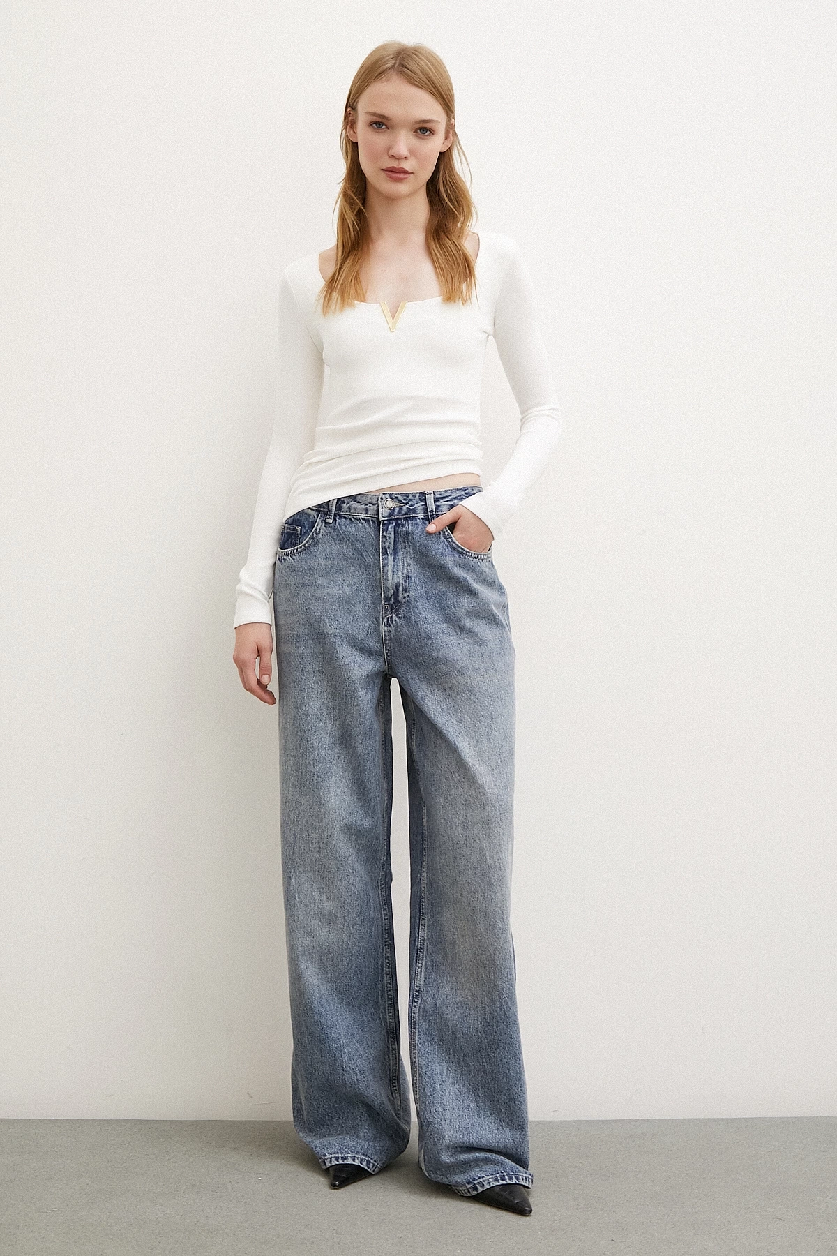 V Dekolteli Uzun Kollu Bluz Beyaz