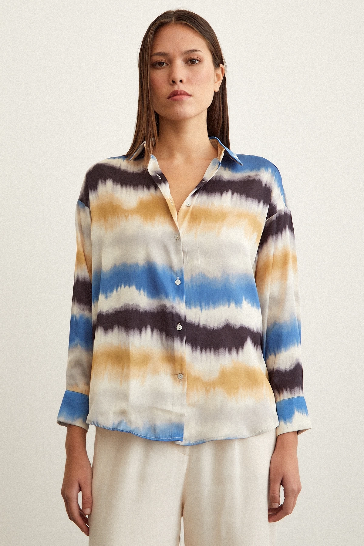 Sulu Boya Desenli Gömlek Mavi