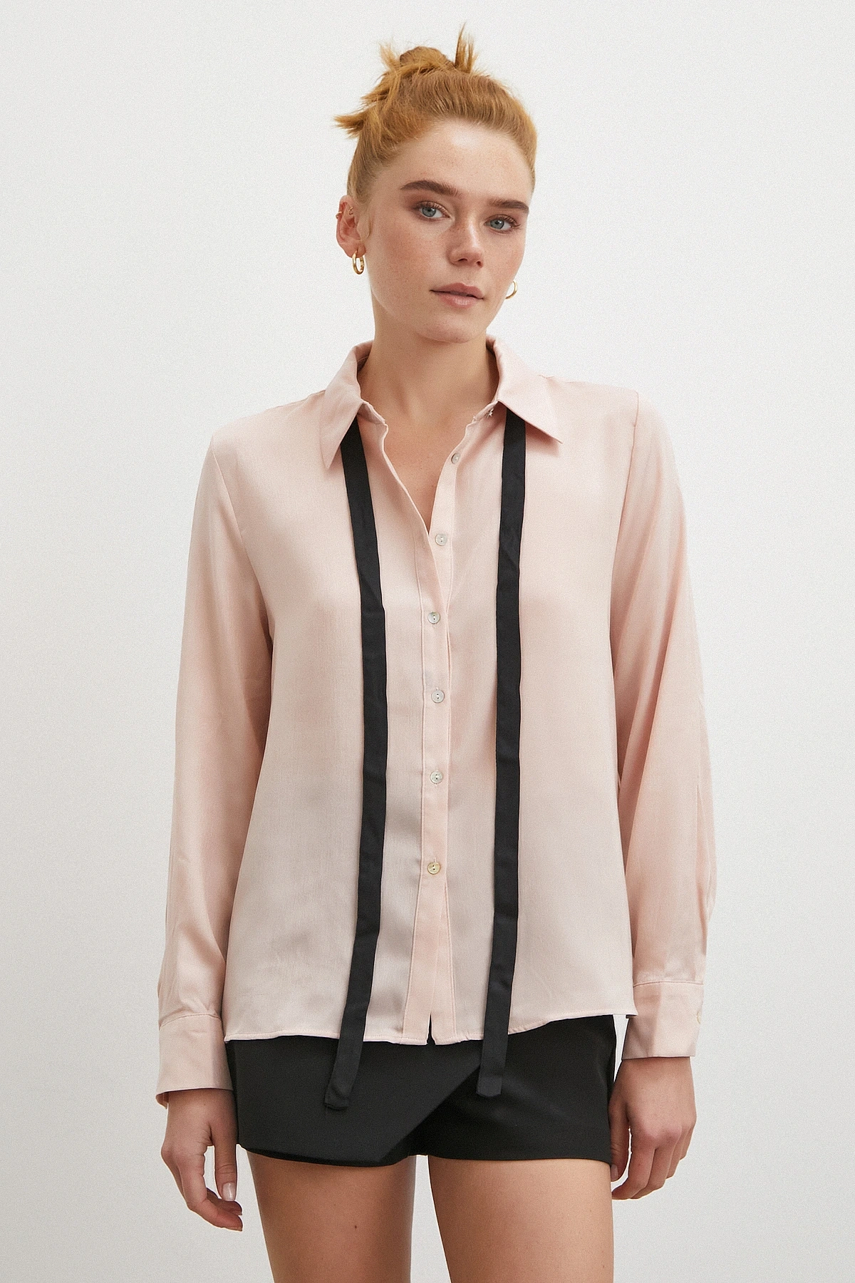 Yaka Bağlamalı Saten Gömlek Pembe
