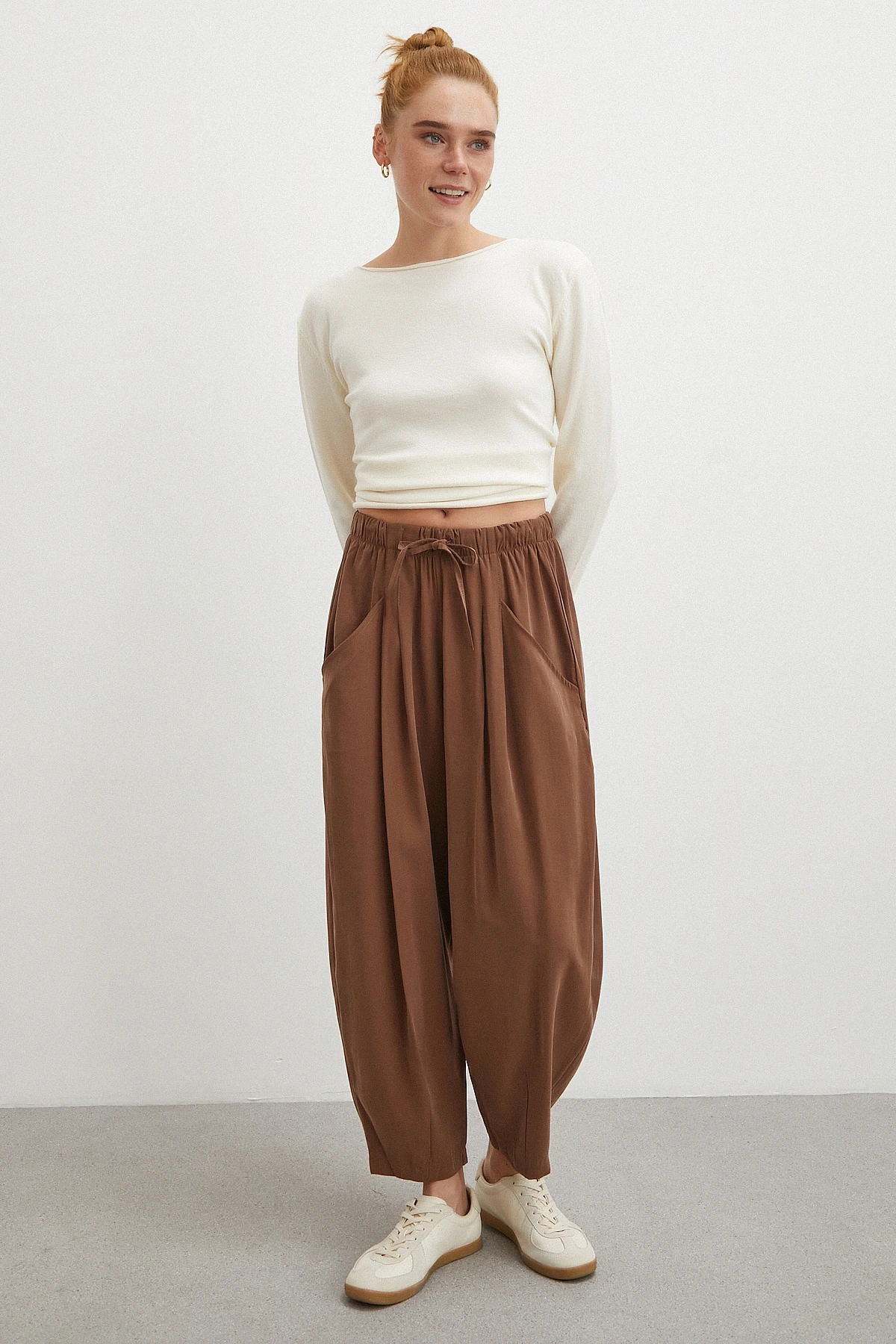 Bağcıklı Beli Lastikli Pileli Pantolon Kahve