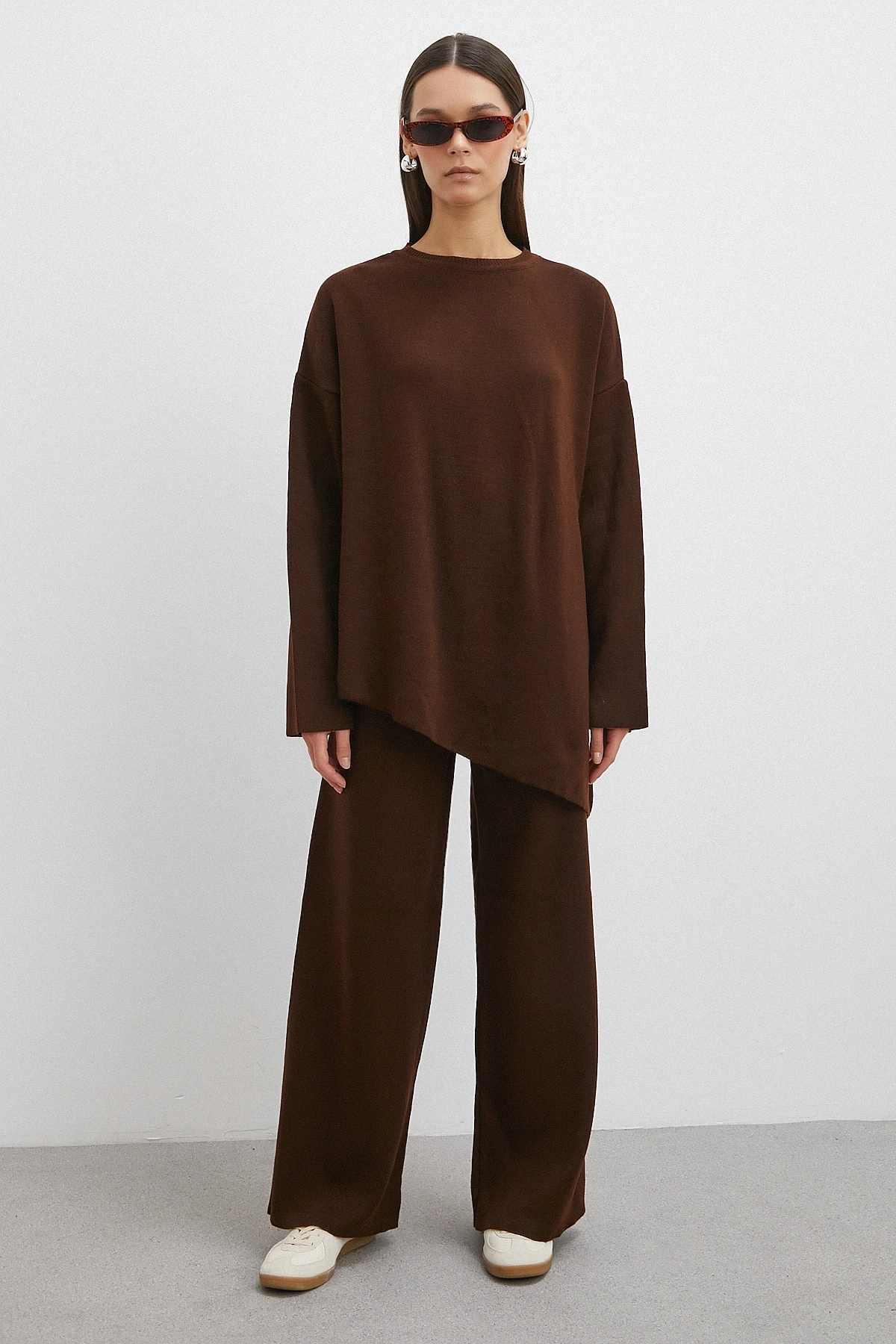 Eteği Çapraz Pantolonlu Bisiklet Yaka Takım Kahve