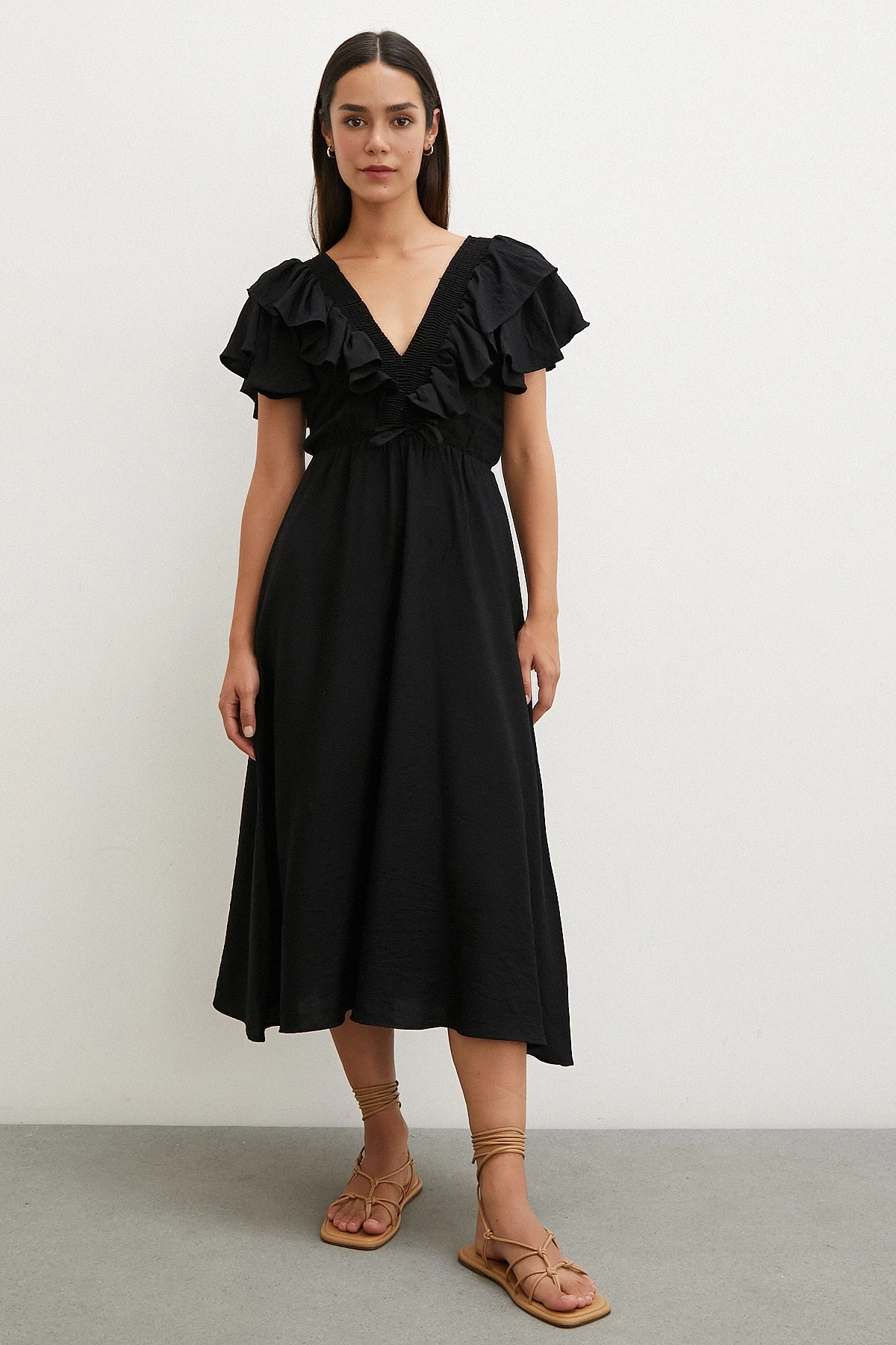 Fırfır Detaylı V Yaka  Gipeli Keten Elbise Siyah