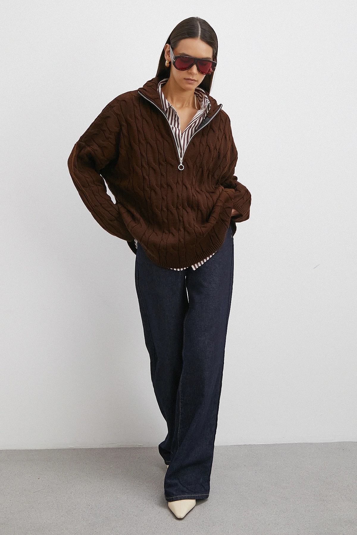 Saç Örgülü Yarım Fermuarlı Kazak Kahve