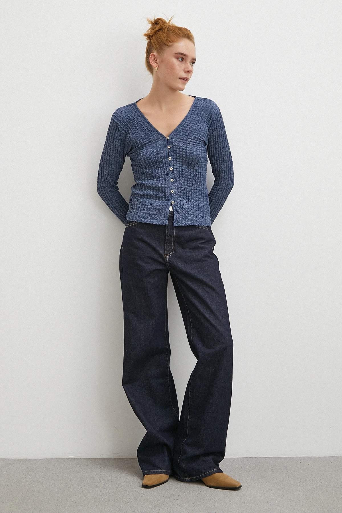 V Yaka Düğmeli Kazak Lacivert