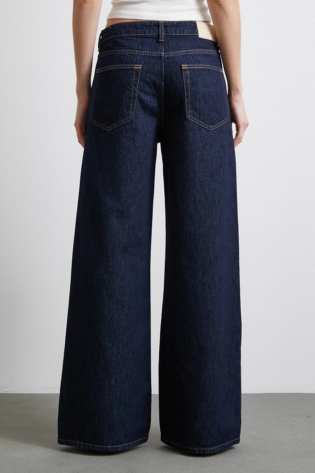 Beş Cepli Yüksek Bel Bol Paça Jean Koyu Lacivert