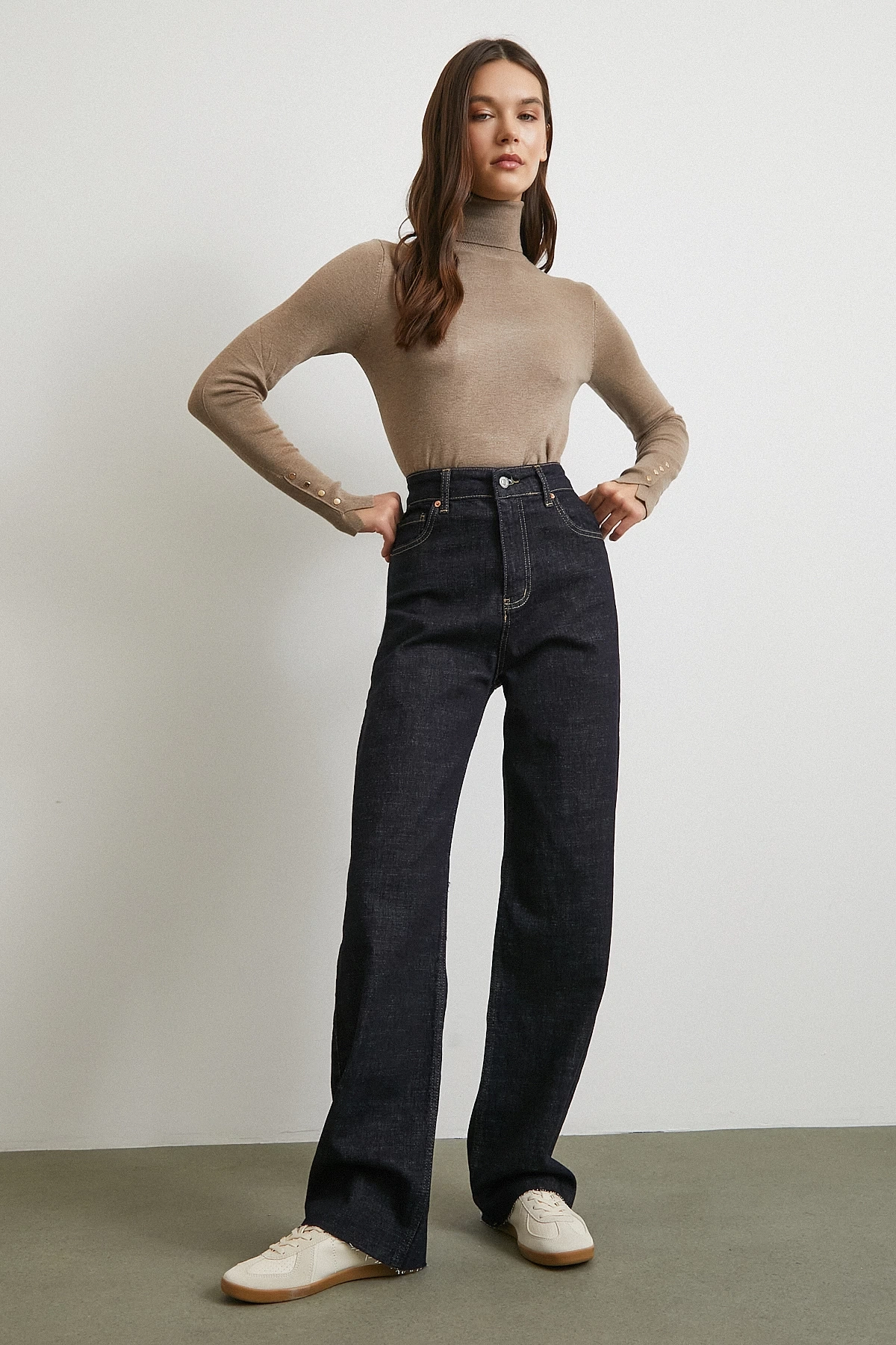 Yüksek Bel Kesik Boru Paça Jean Lacivert