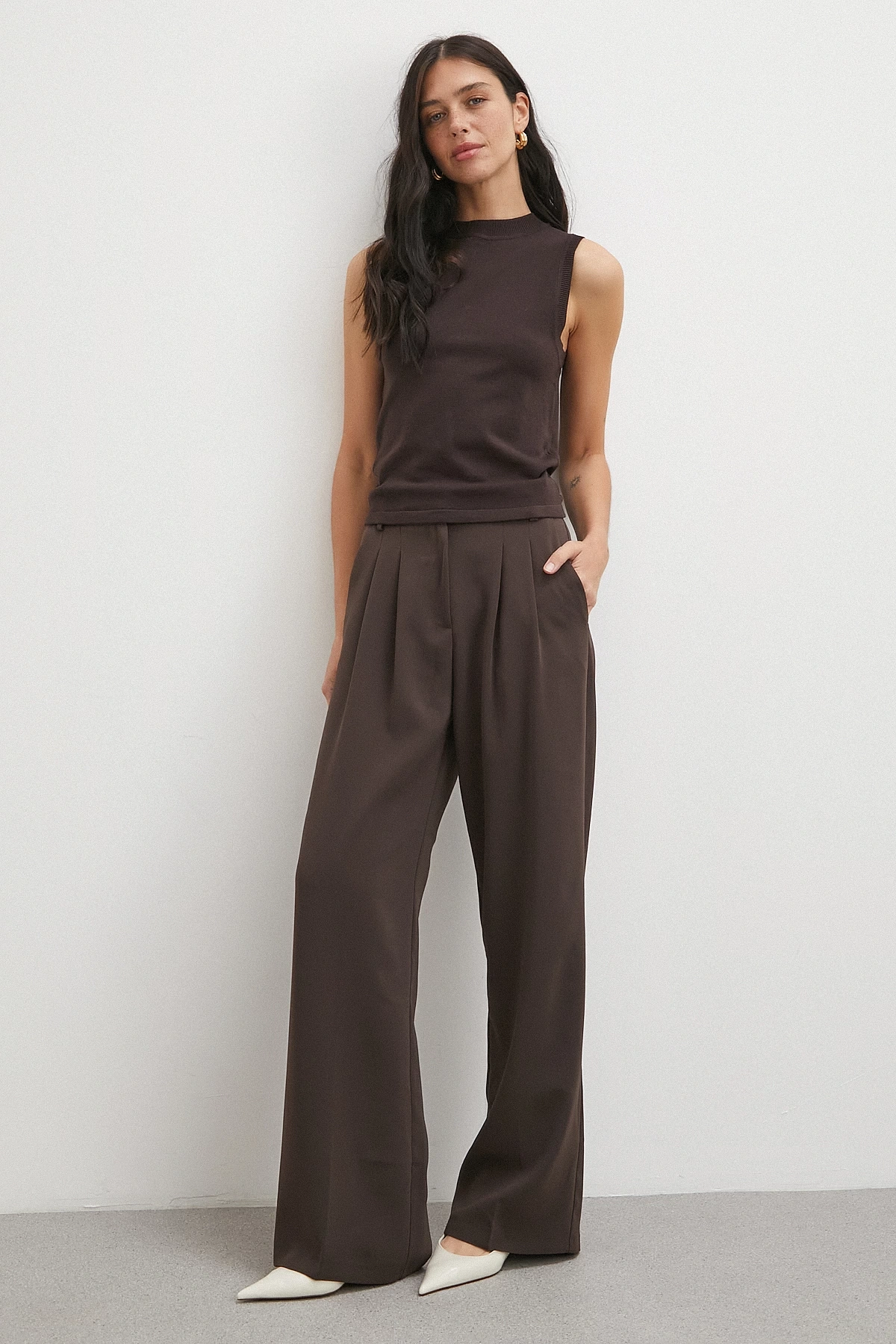 Beli Lastikli Pileli Geniş Paça Pantolon Kahve