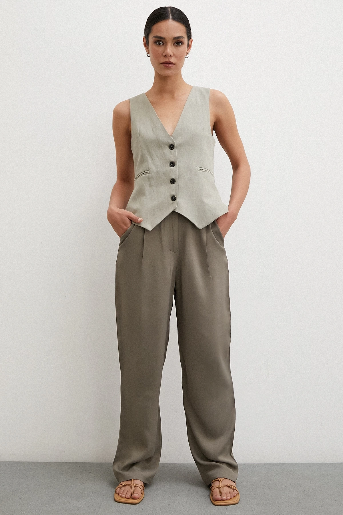 Kemer Detaylı Klasik Pantolon Haki