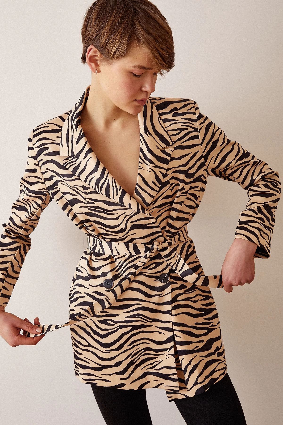 Düğmeli Kuşaklı Blazer Ceket Leopar