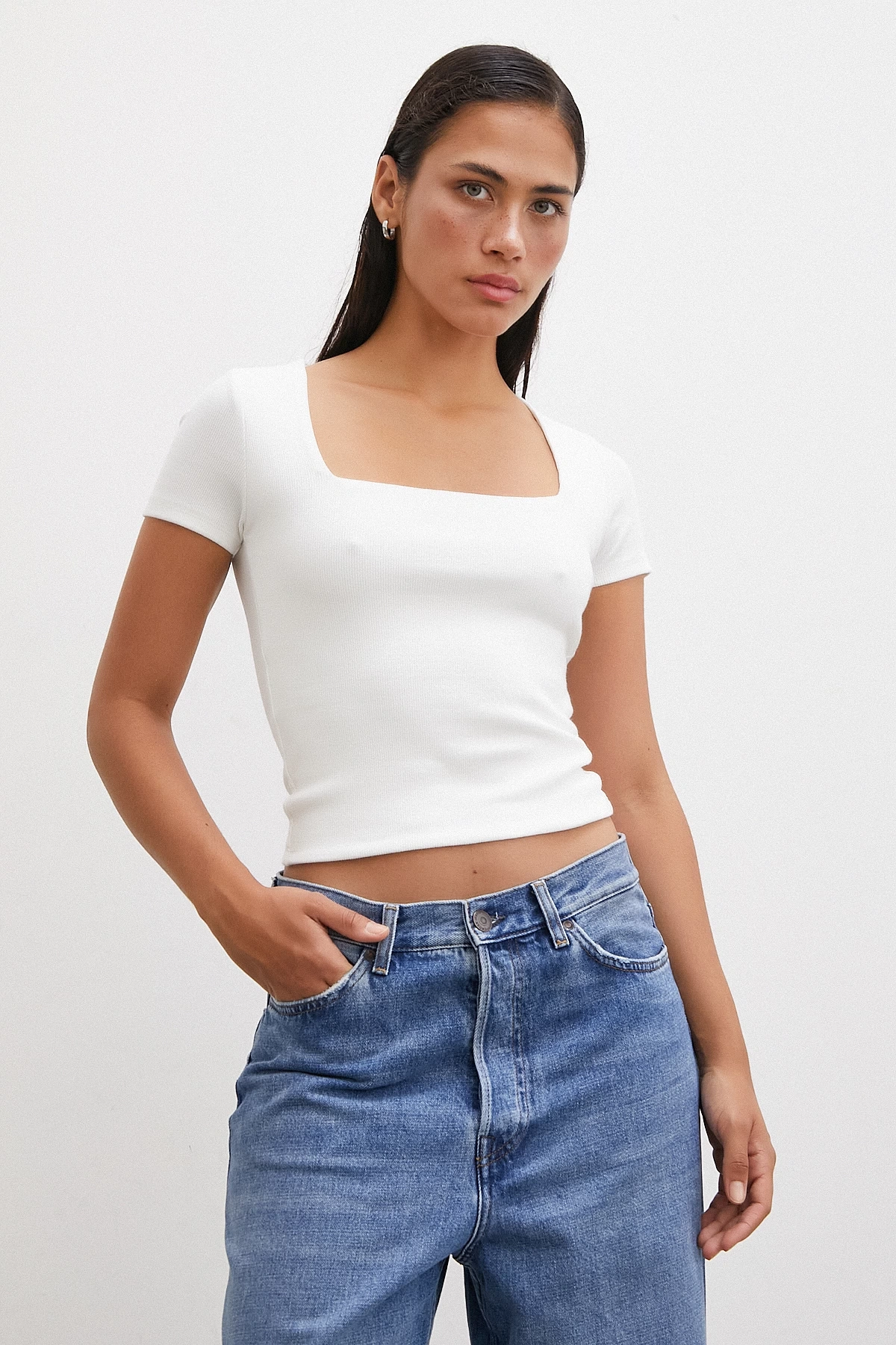 Kare Yaka T-shirt Beyaz