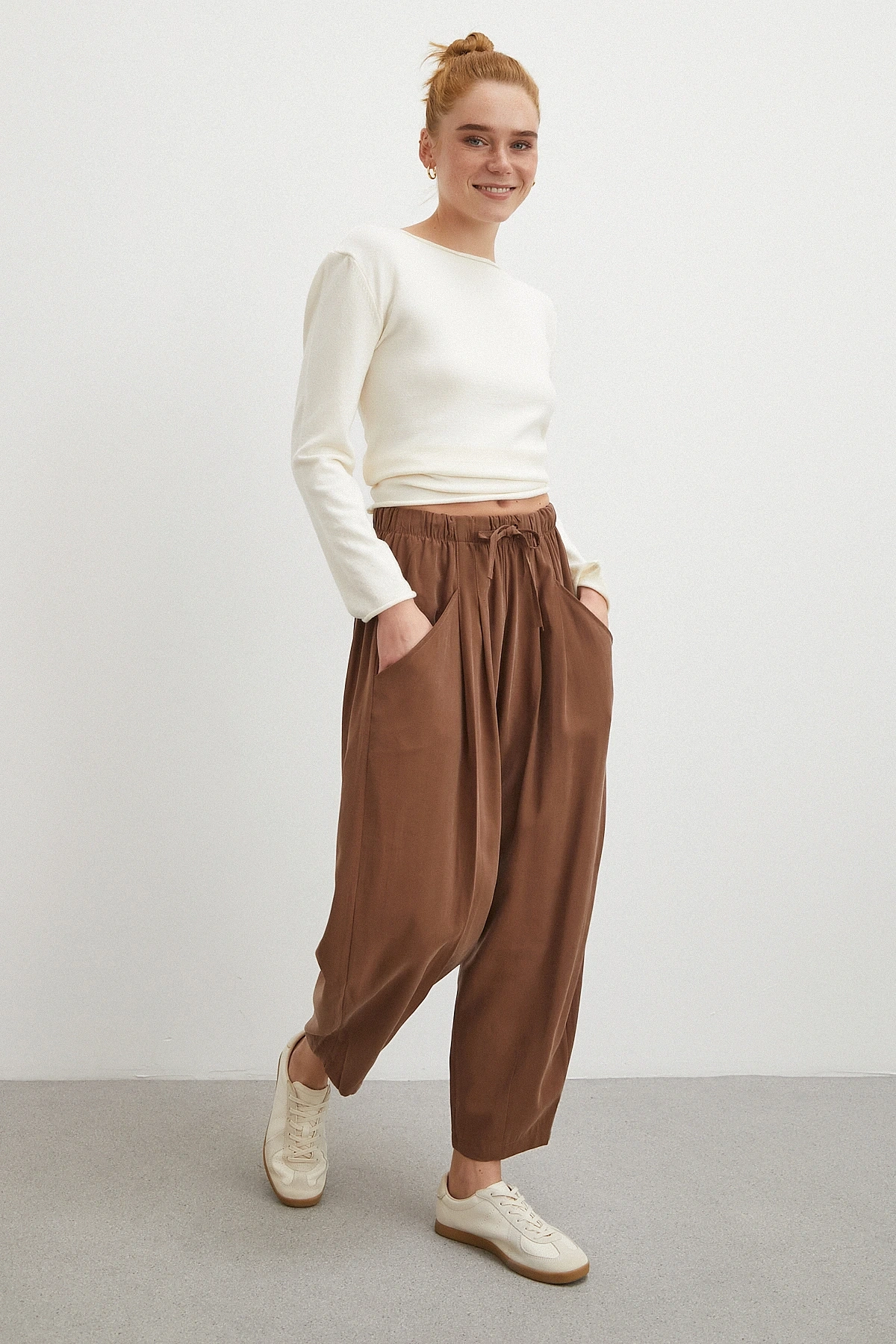 Bağcıklı Beli Lastikli Pileli Pantolon Kahve