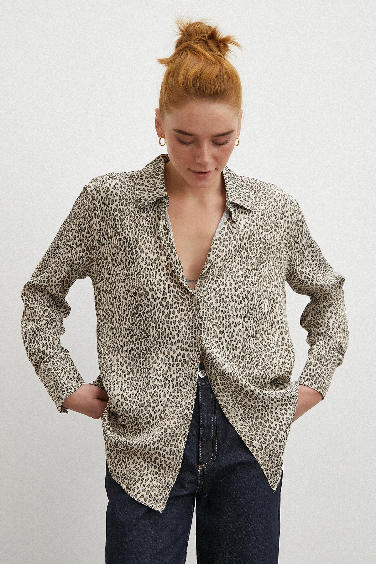 Leopar Desenli Viskon Saten Gömlek Krem