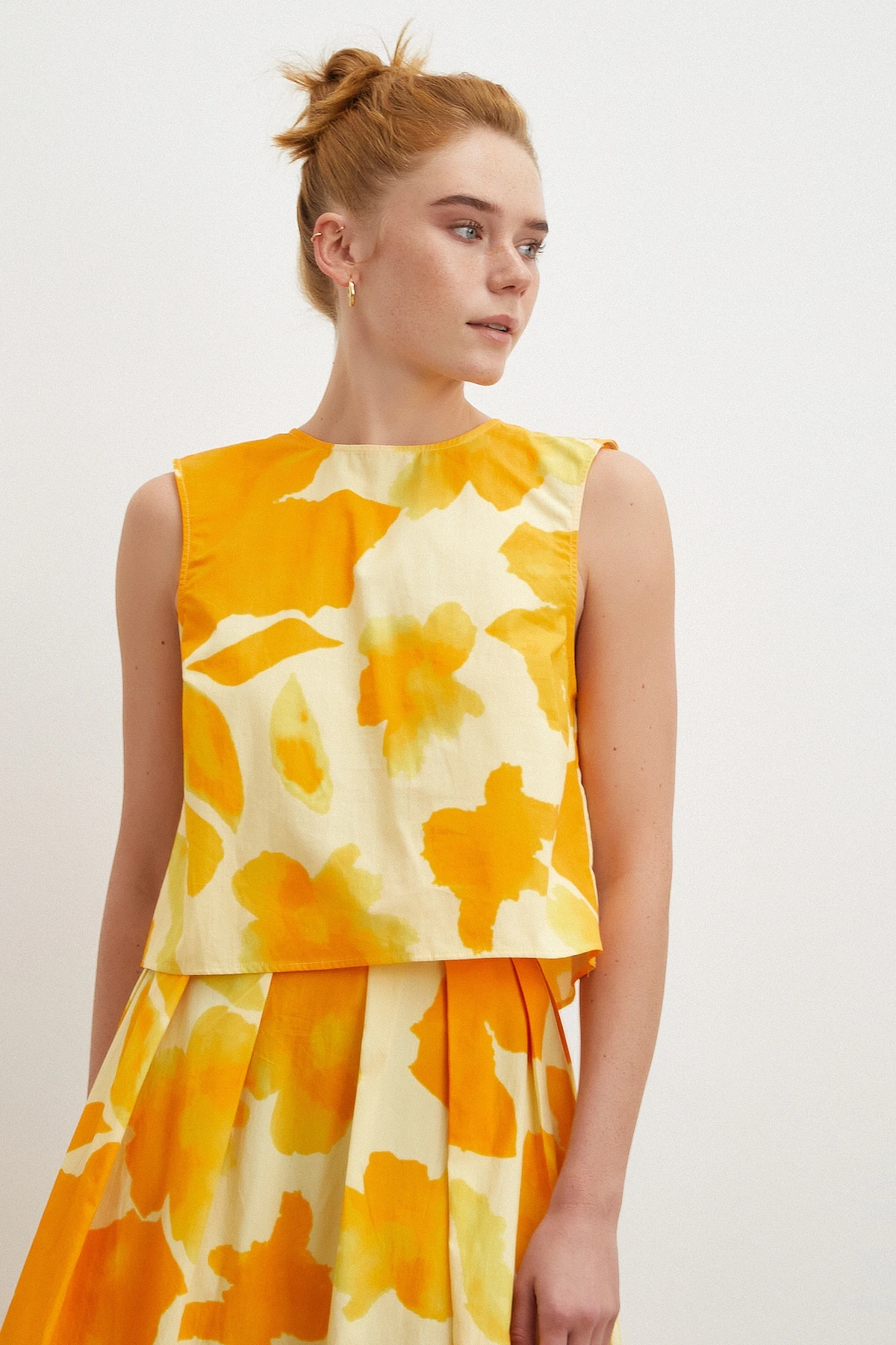 Batik Desen Sıfır Kol Bluz Sarı