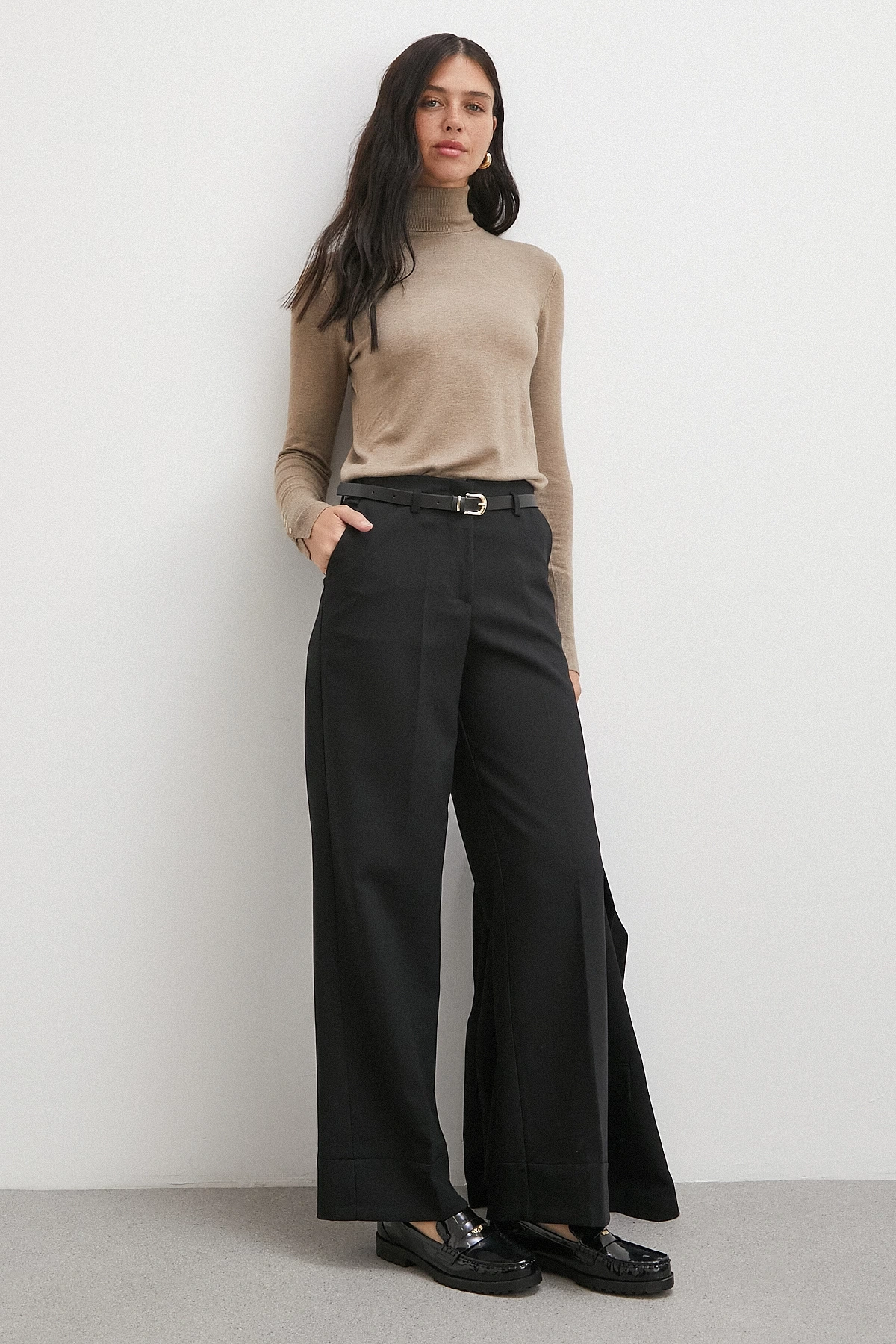 Yüksek Bel Paça Detaylı Kemerli Pantolon Siyah