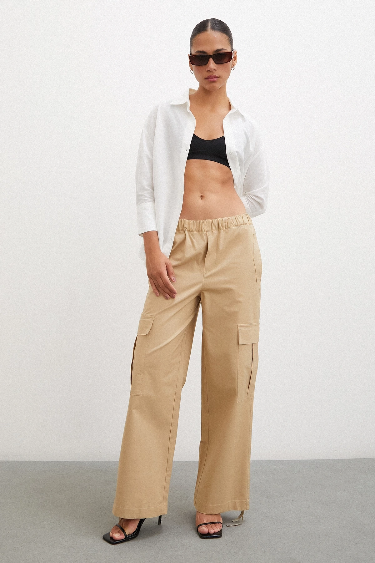 Yırtmaçlı Fakir Kol Gömlek Ekru