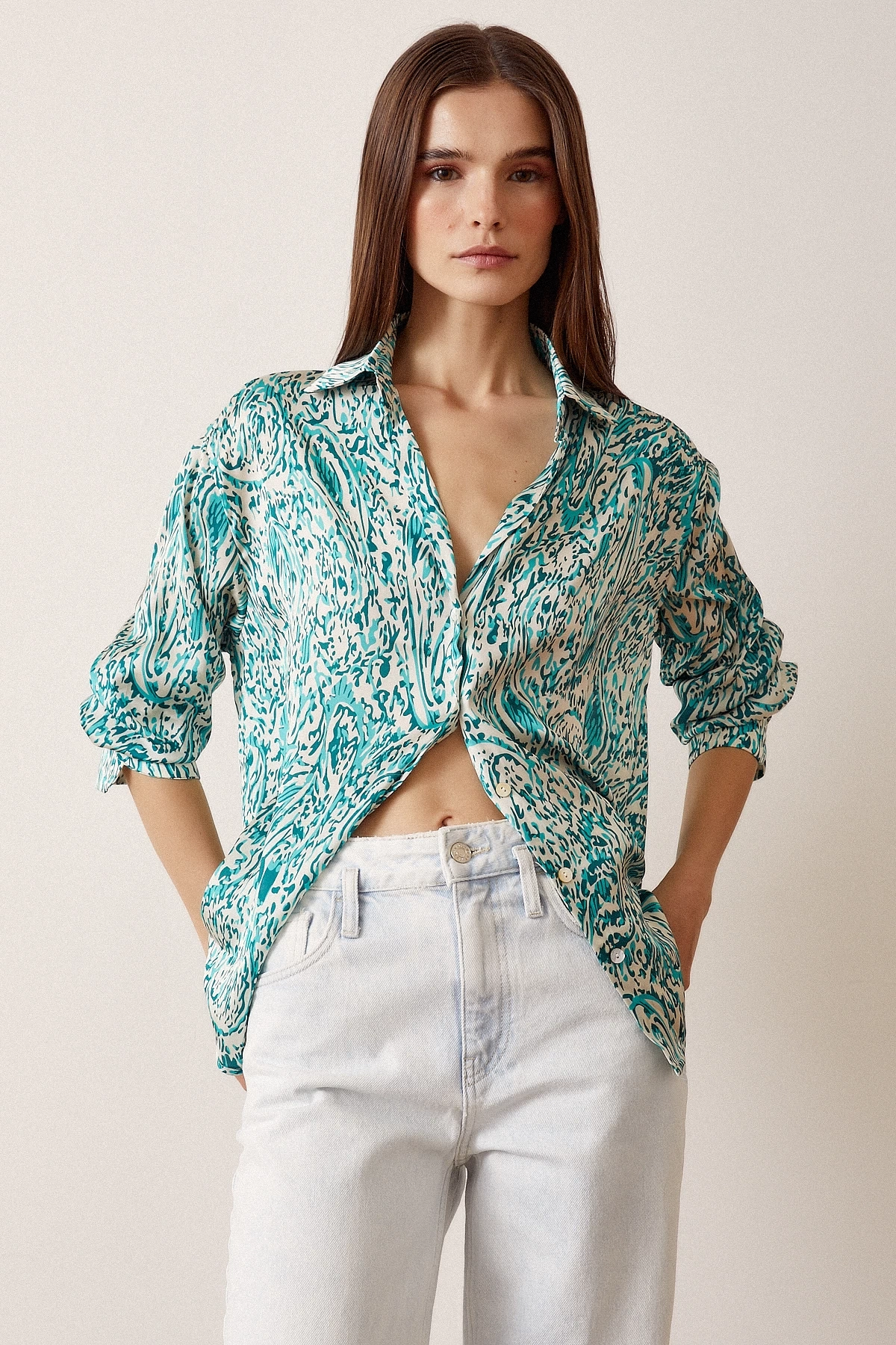 V Yaka Desenli Saten Gömlek Yeşil