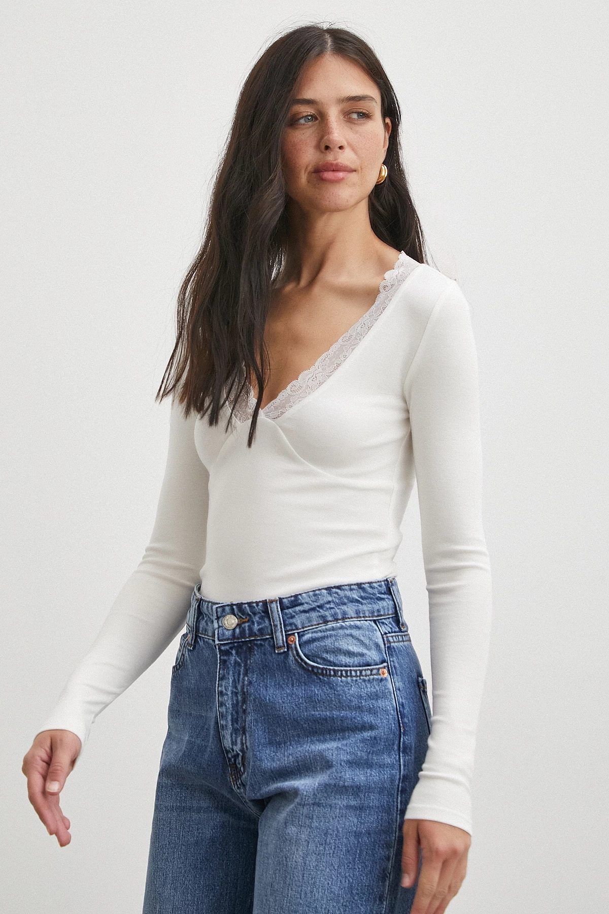 Yakası Dantelli Bluz Beyaz