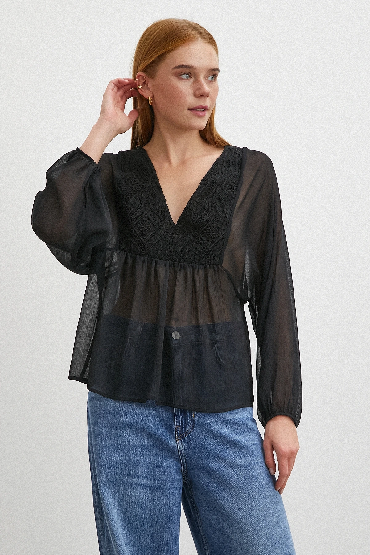 V Yaka Dantelli Transparan Bluz Siyah