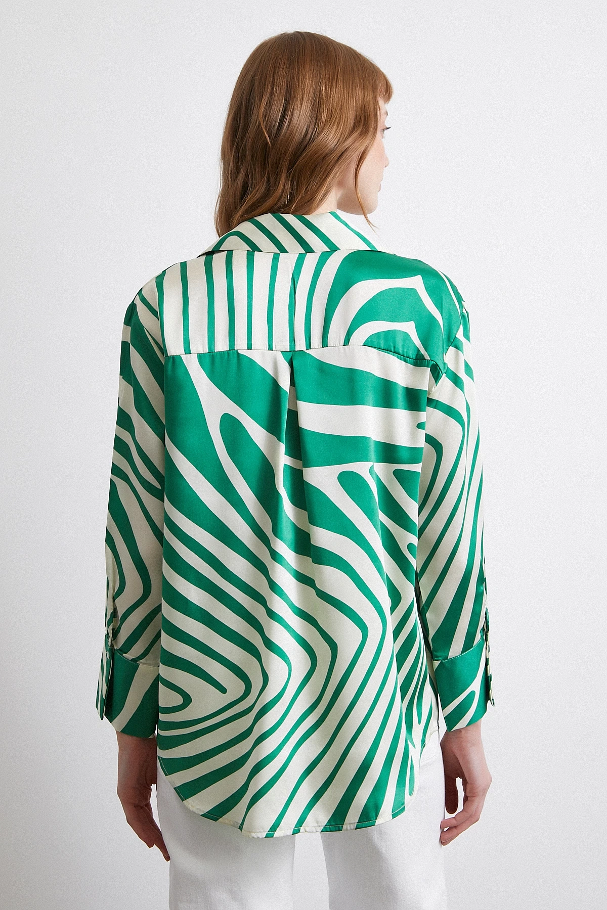 Zebra Desen V Yaka Gömlek Yeşil